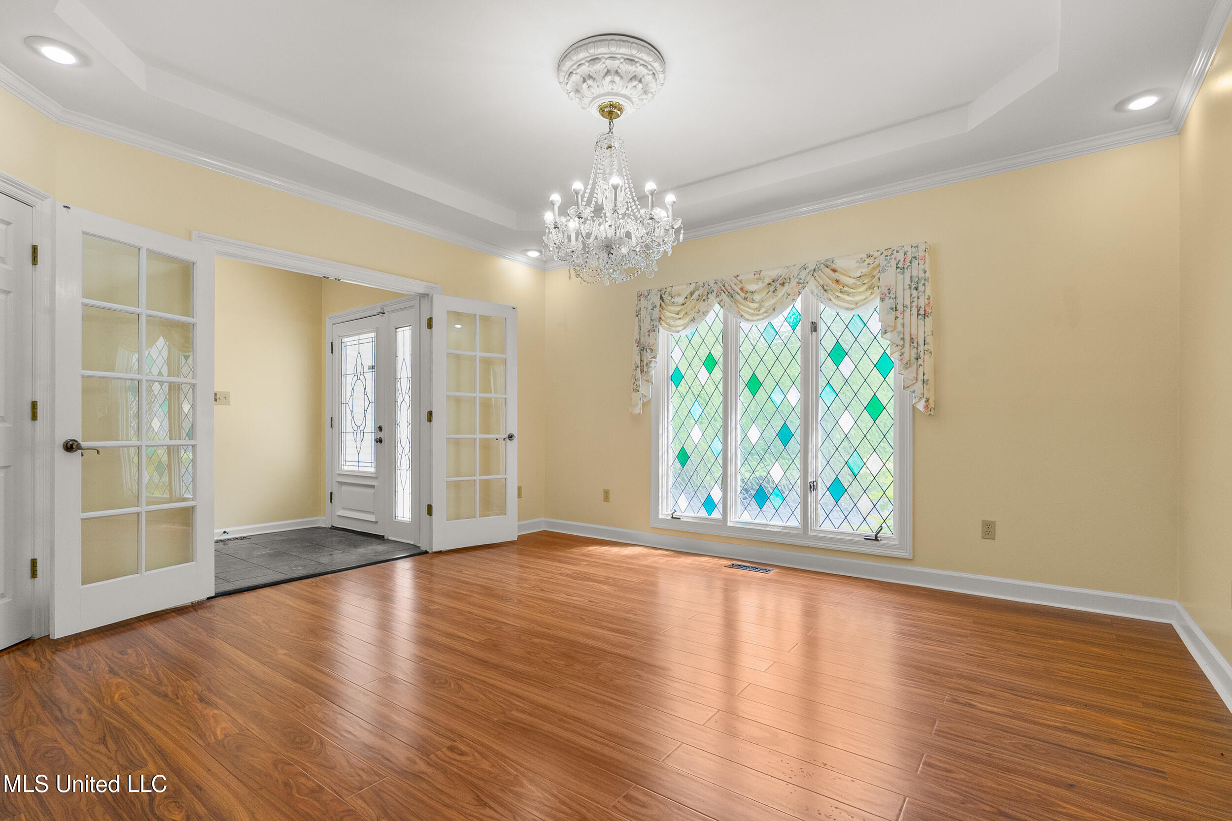 1590 Epping Forest Drive Property Photo 5