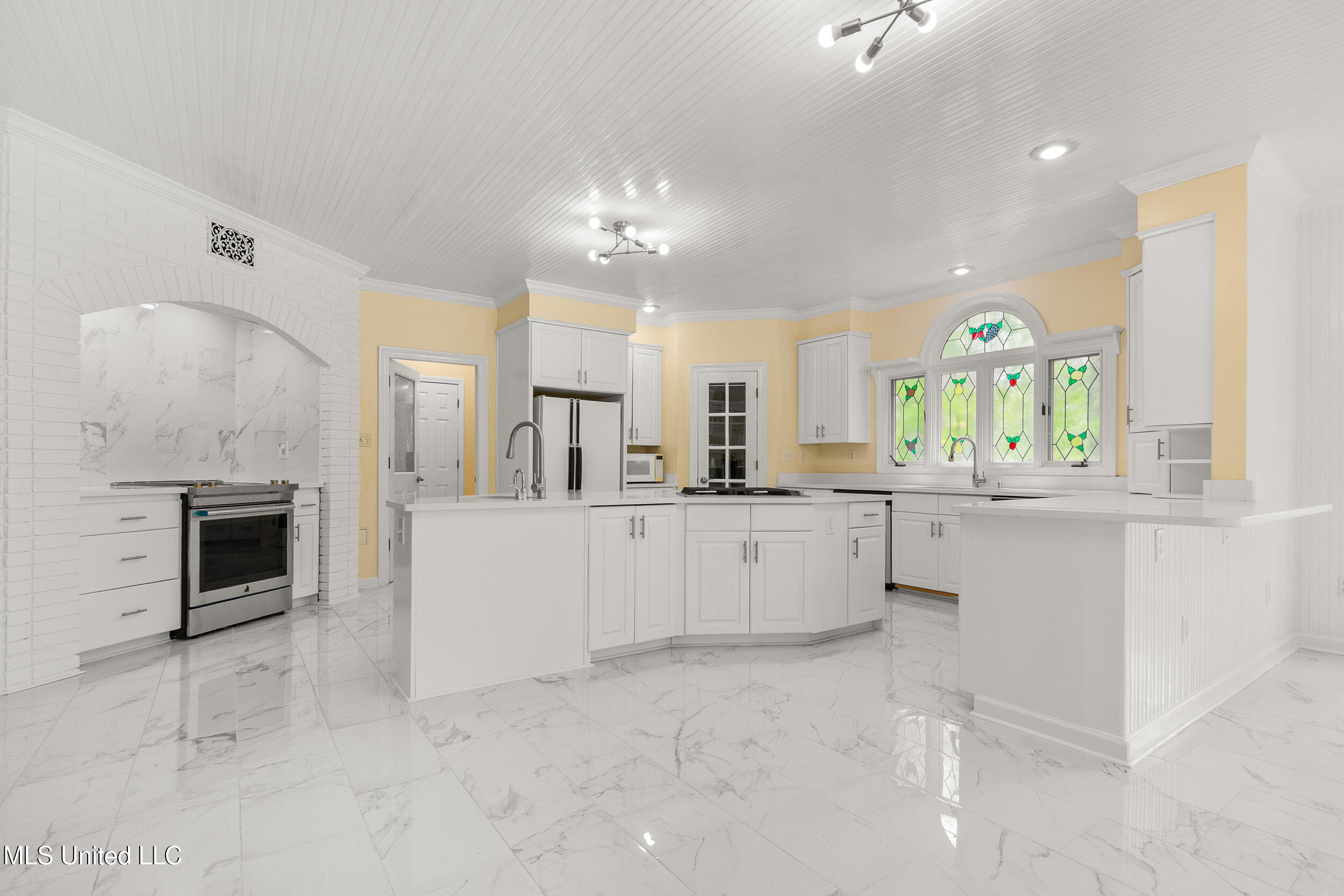1590 Epping Forest Drive Property Photo 11
