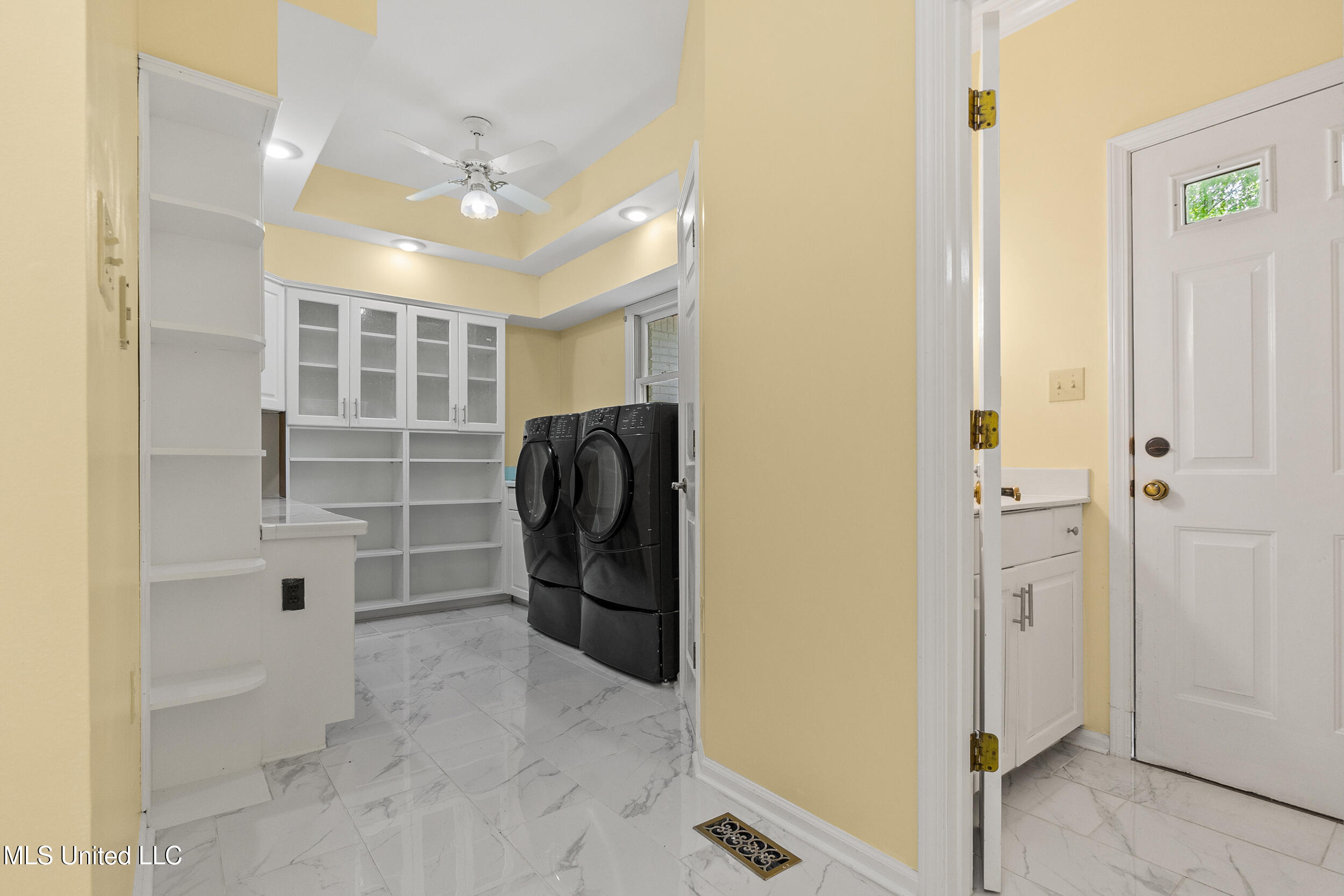 1590 Epping Forest Drive Property Photo 16
