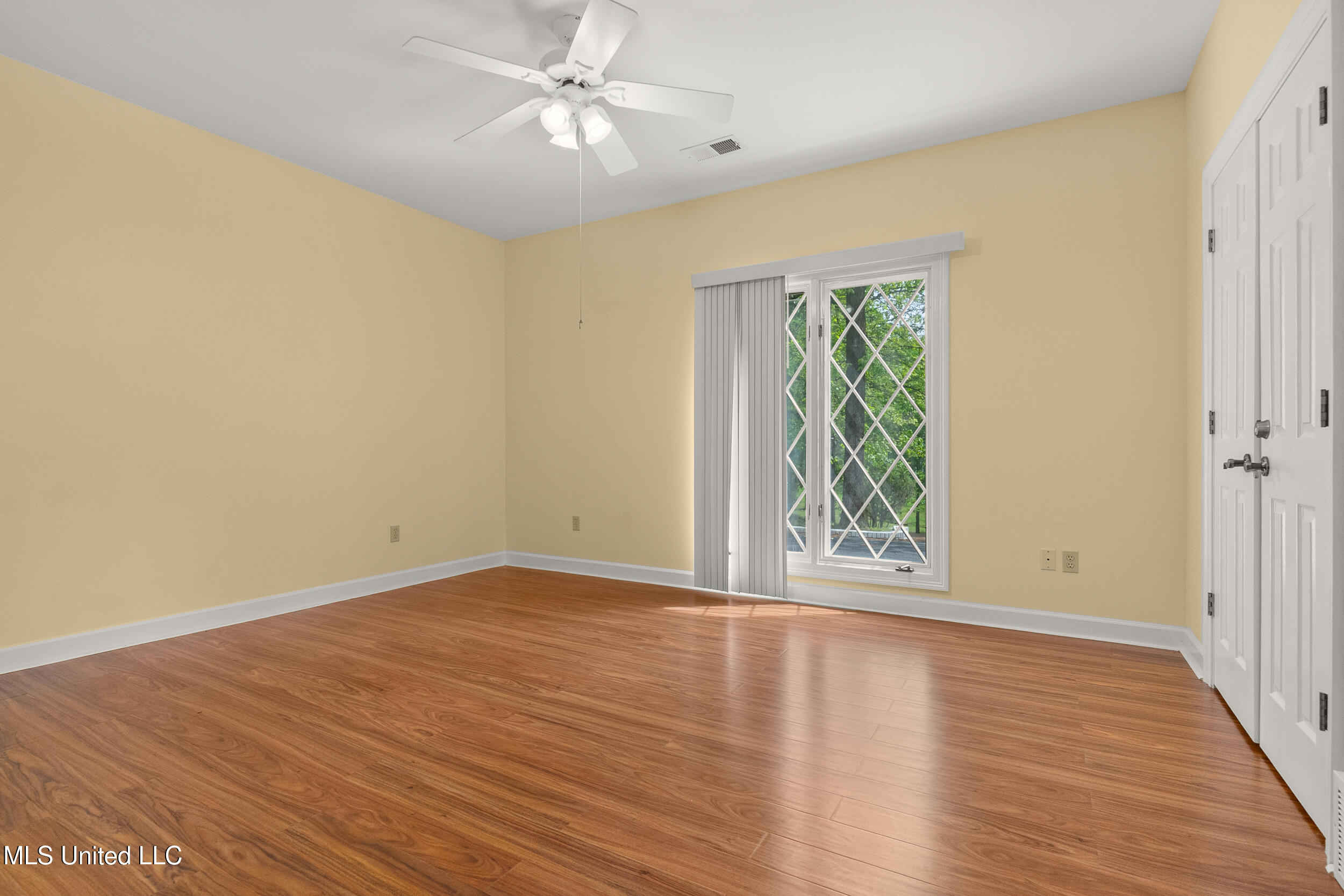 1590 Epping Forest Drive Property Photo 17
