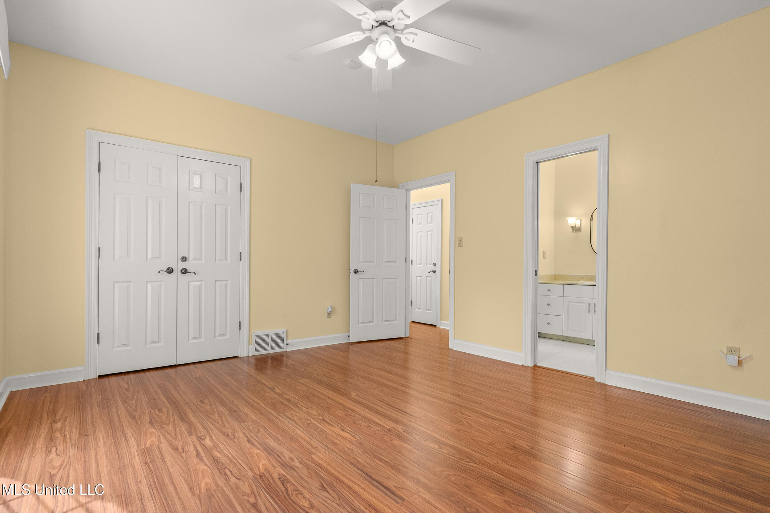 1590 Epping Forest Drive Property Photo 18