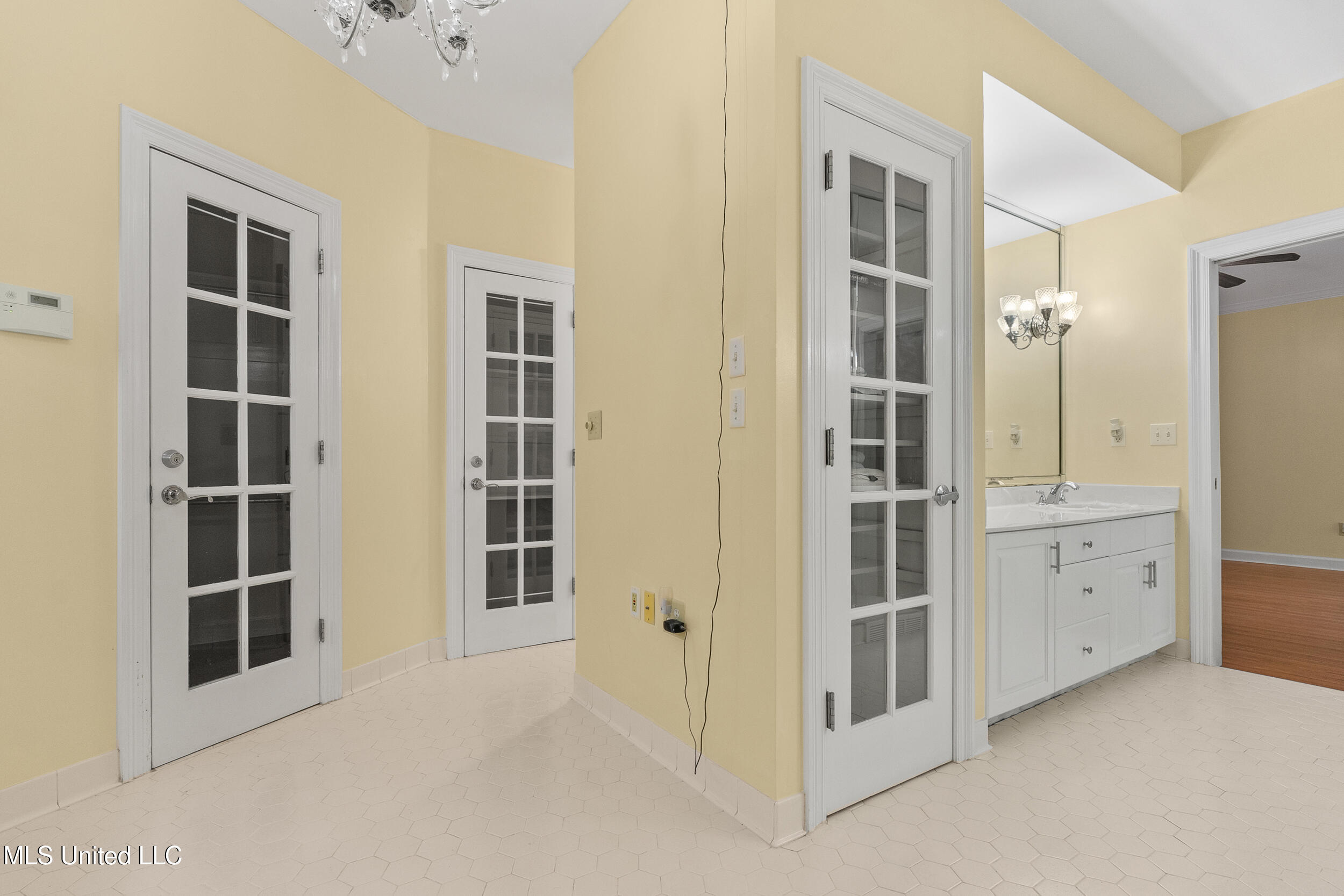 1590 Epping Forest Drive Property Photo 21