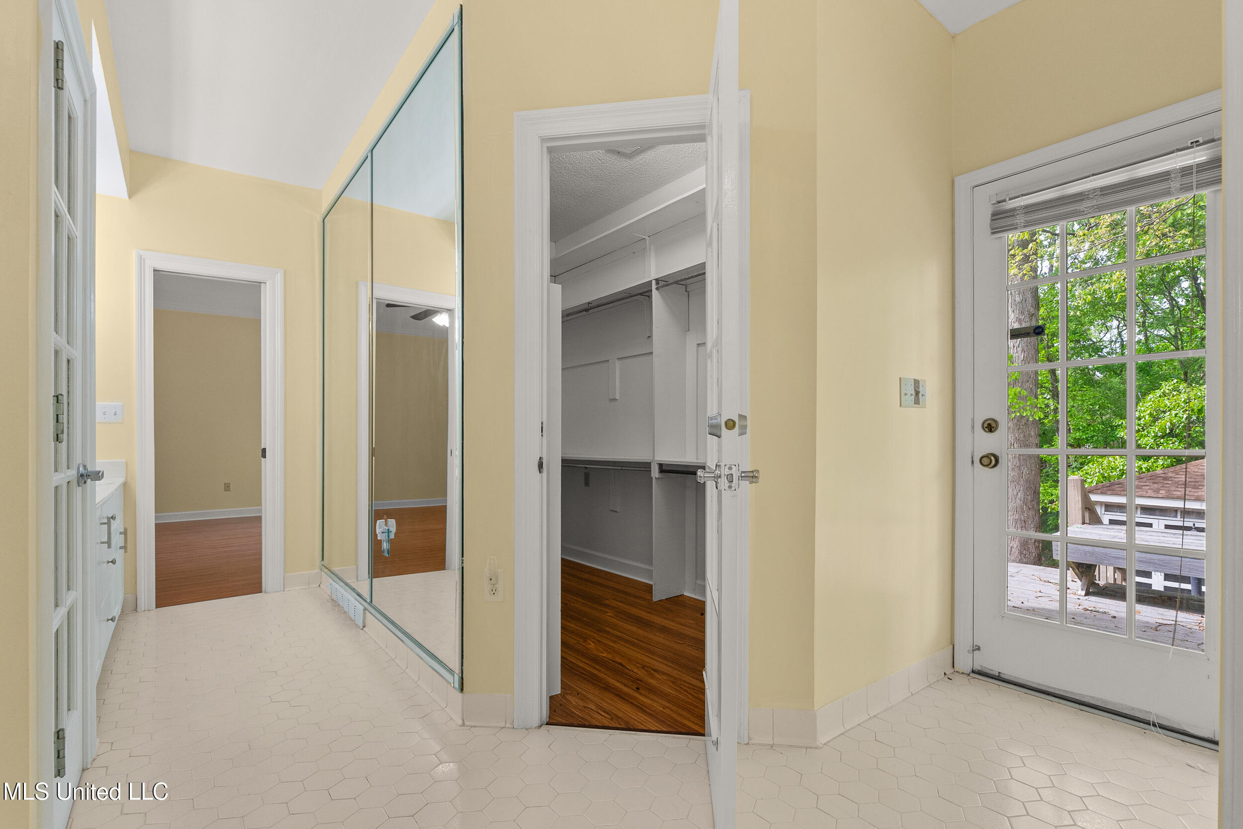 1590 Epping Forest Drive Property Photo 22