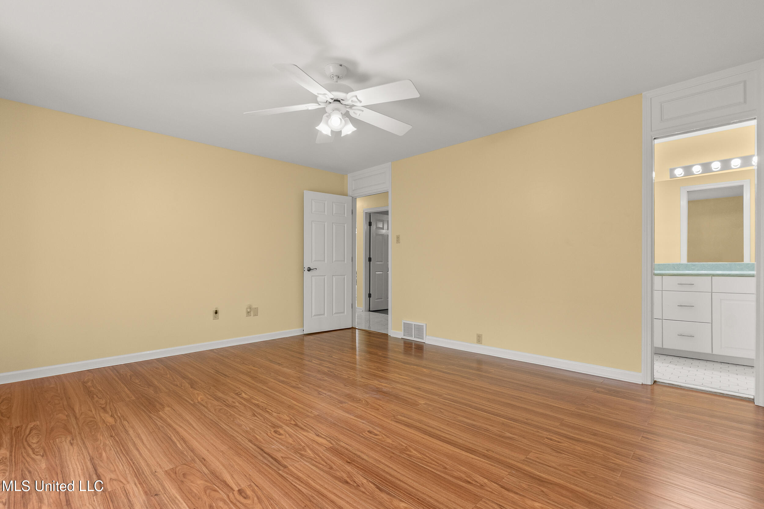 1590 Epping Forest Drive Property Photo 35