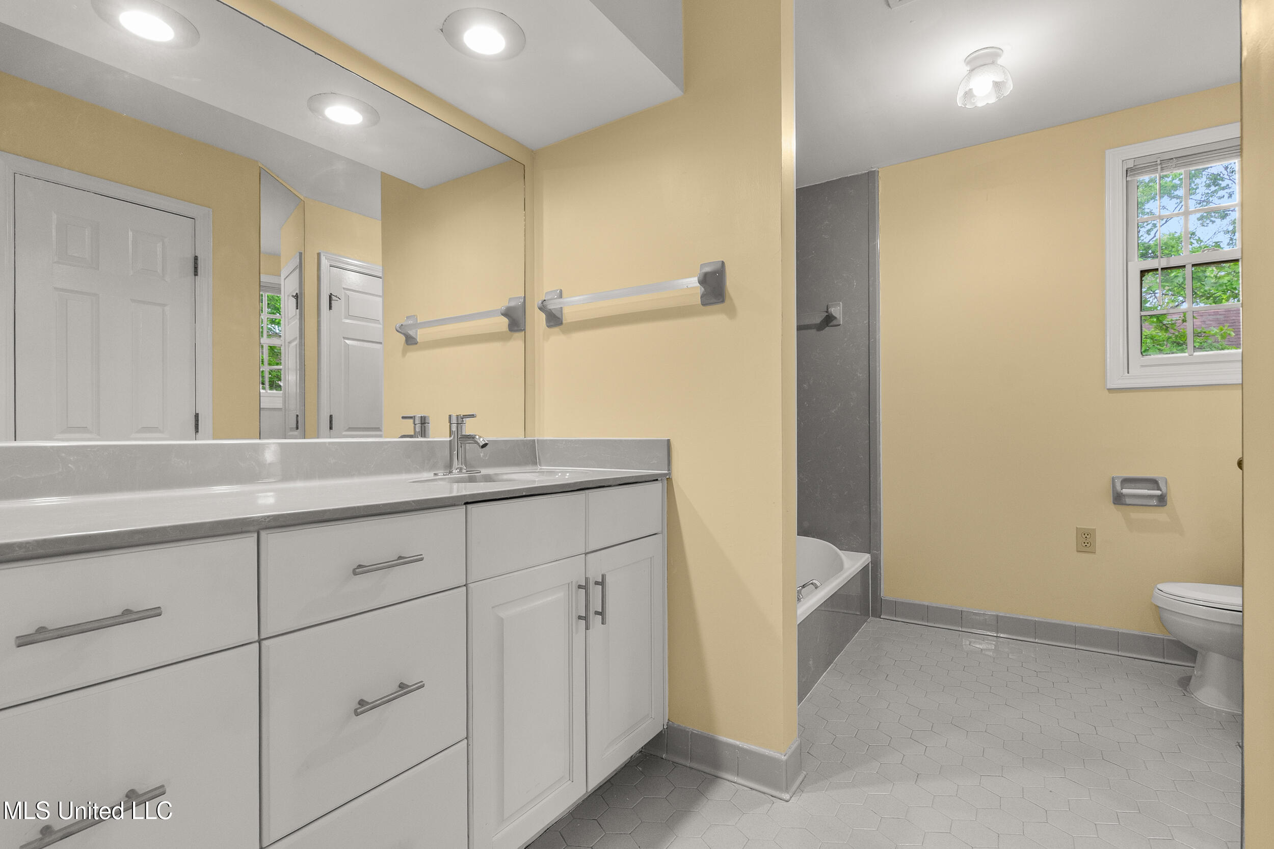 1590 Epping Forest Drive Property Photo 40