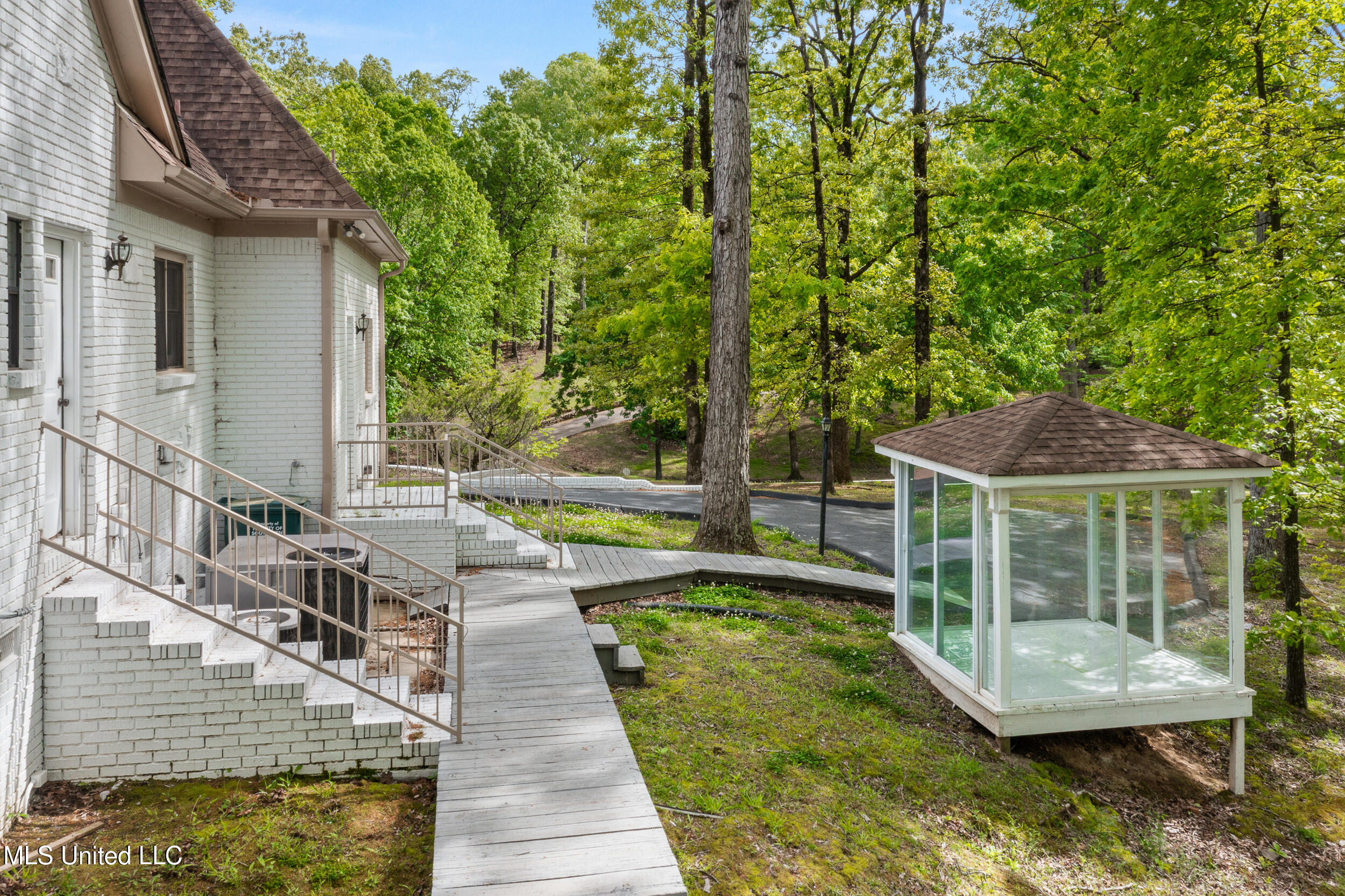 1590 Epping Forest Drive Property Photo 42