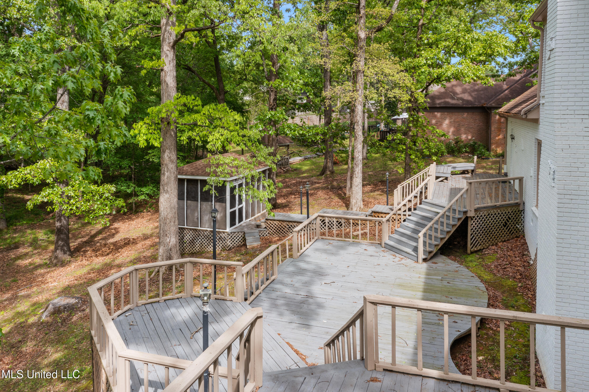 1590 Epping Forest Drive Property Photo 43