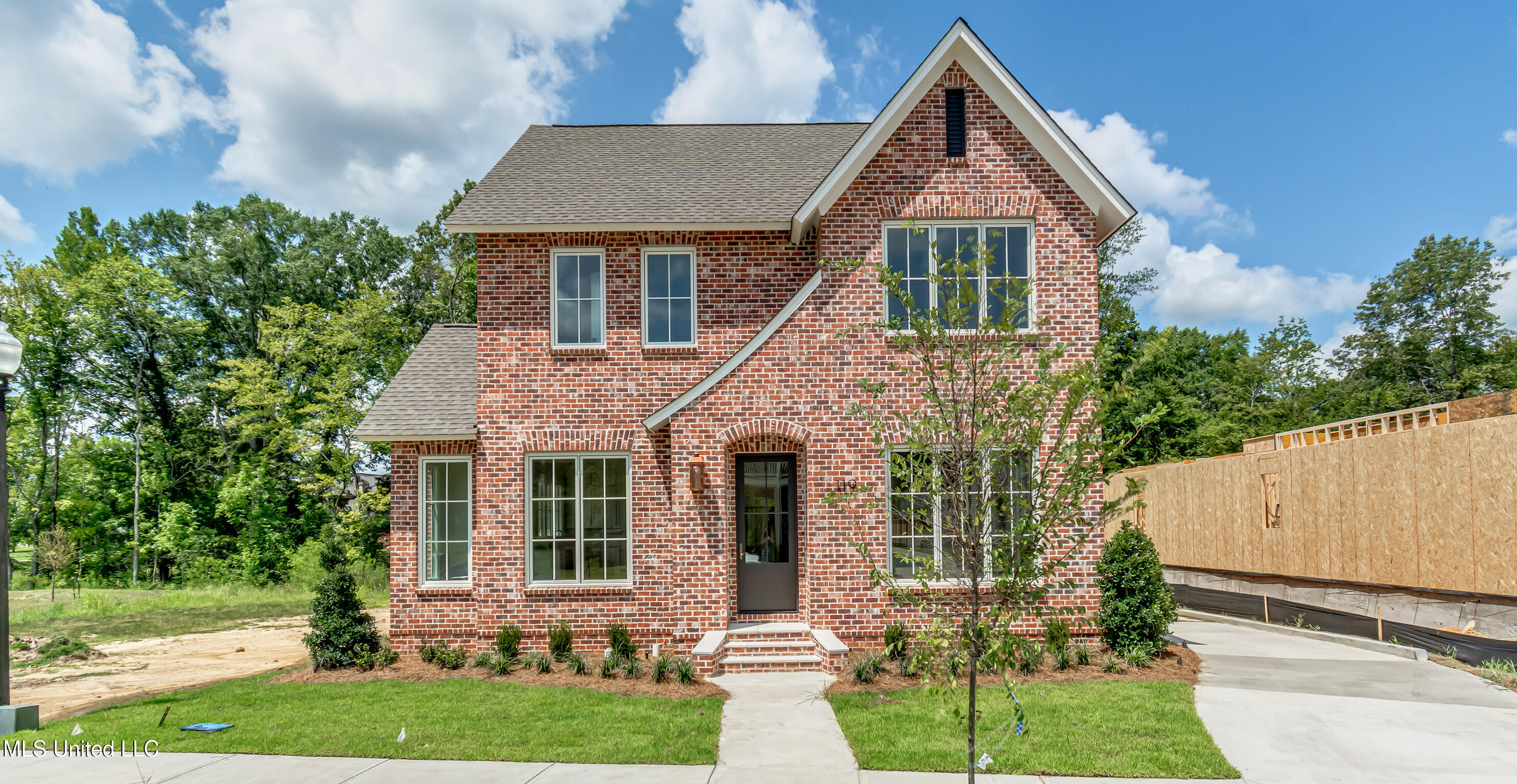 119 Commonwealth Drive Property Photo 1