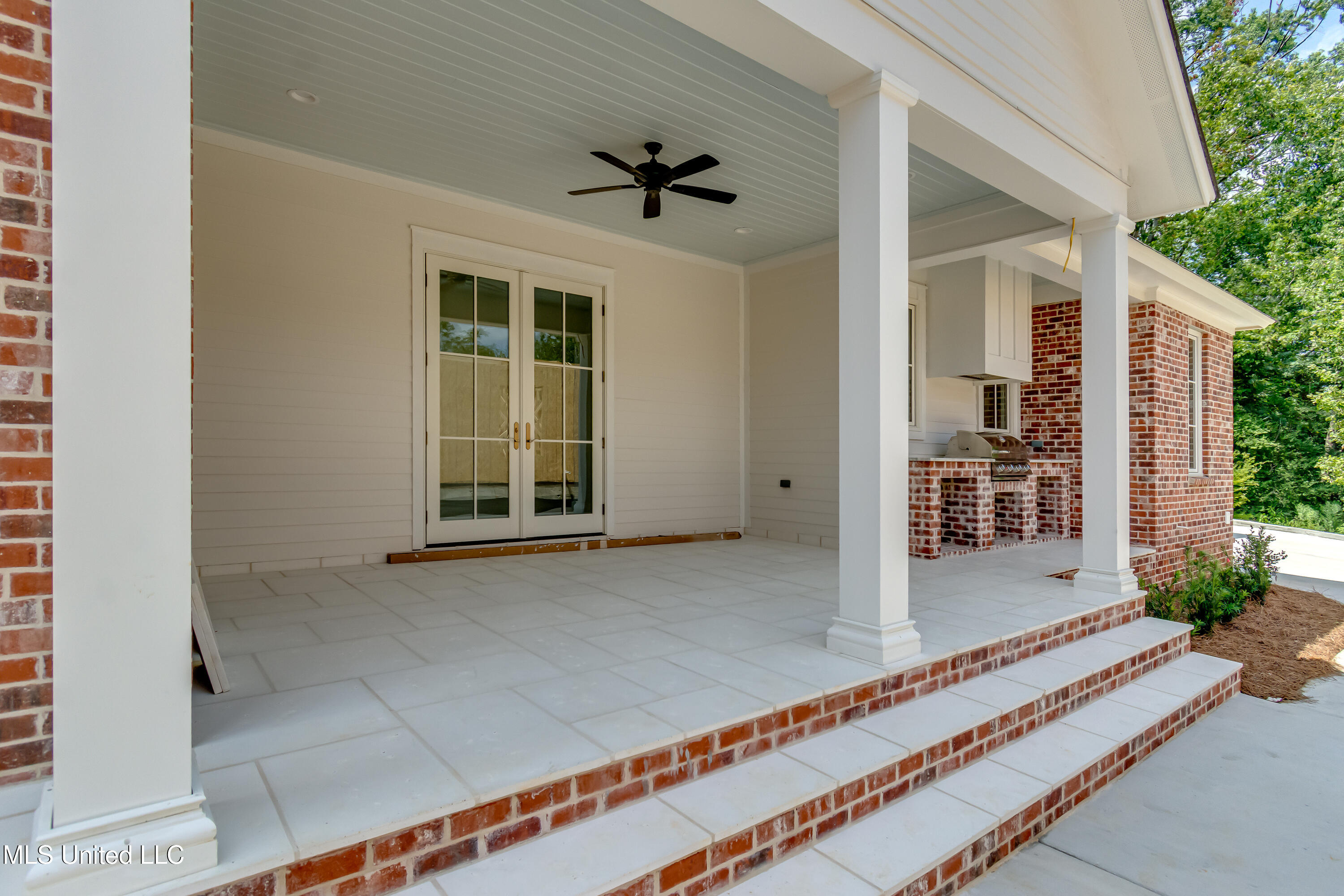 119 Commonwealth Drive Property Photo 6