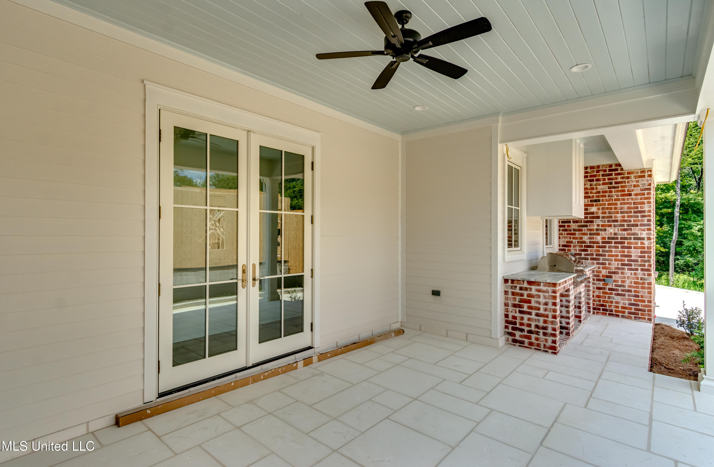 119 Commonwealth Drive Property Photo 7