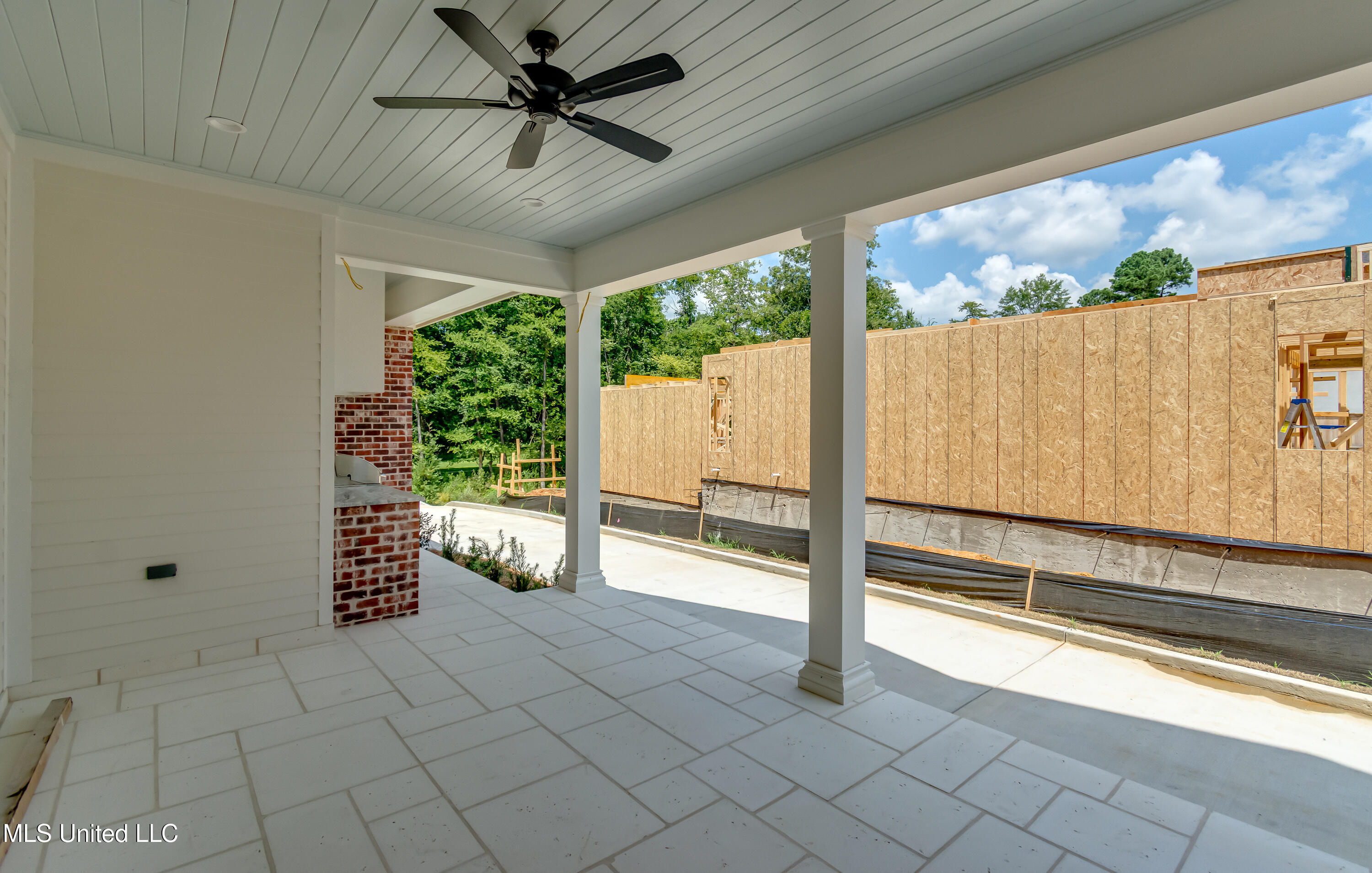 119 Commonwealth Drive Property Photo 8