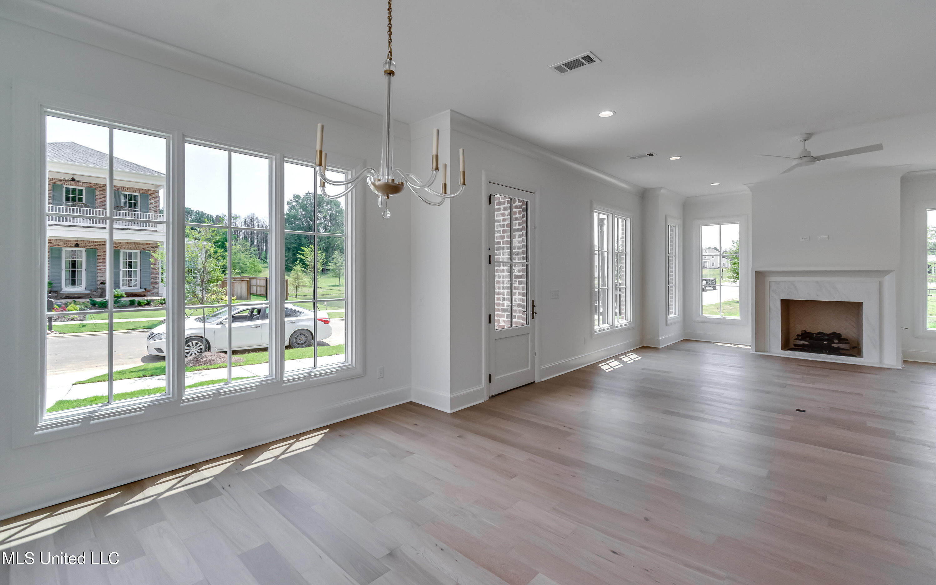 119 Commonwealth Drive Property Photo 17