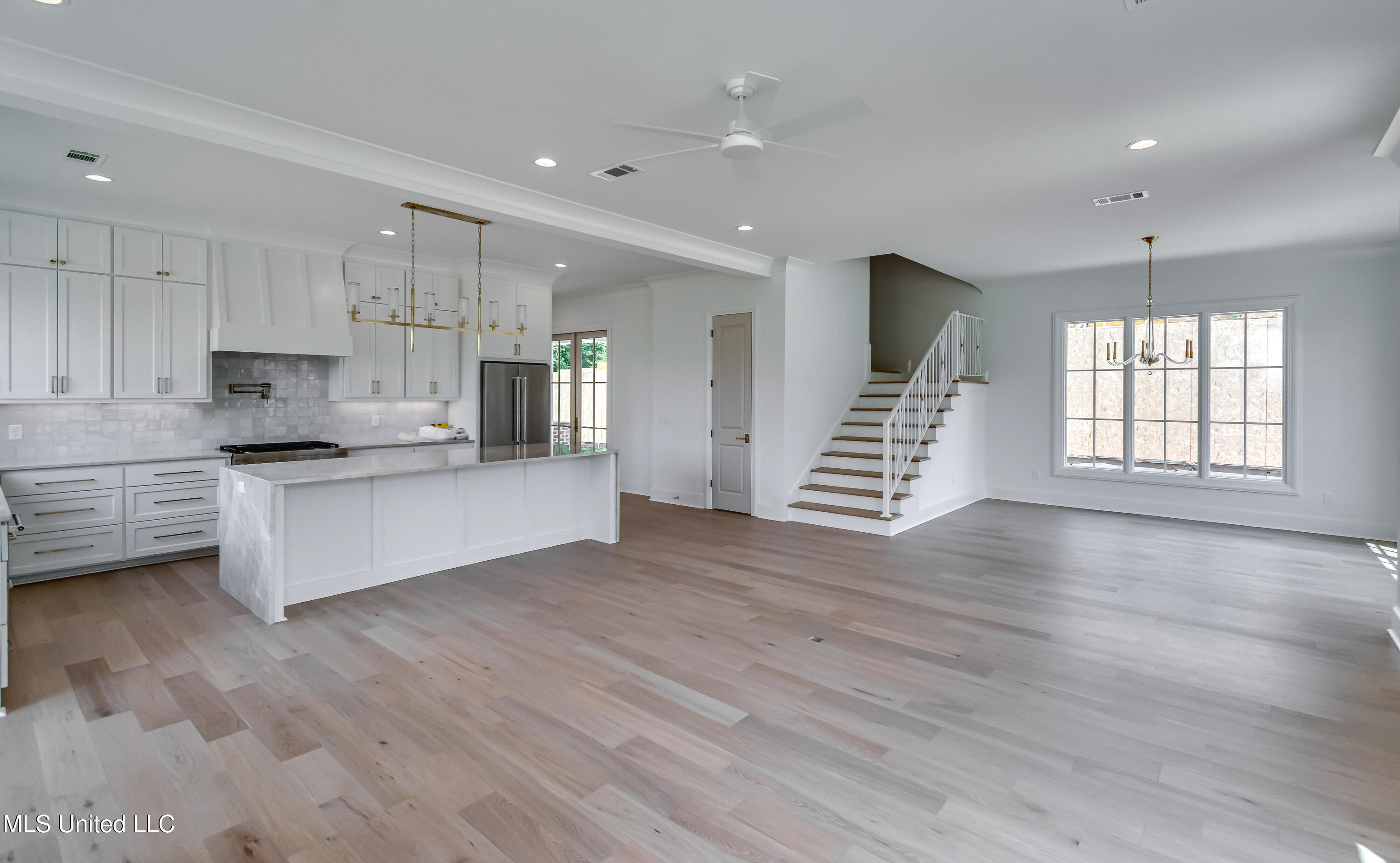 119 Commonwealth Drive Property Photo 20