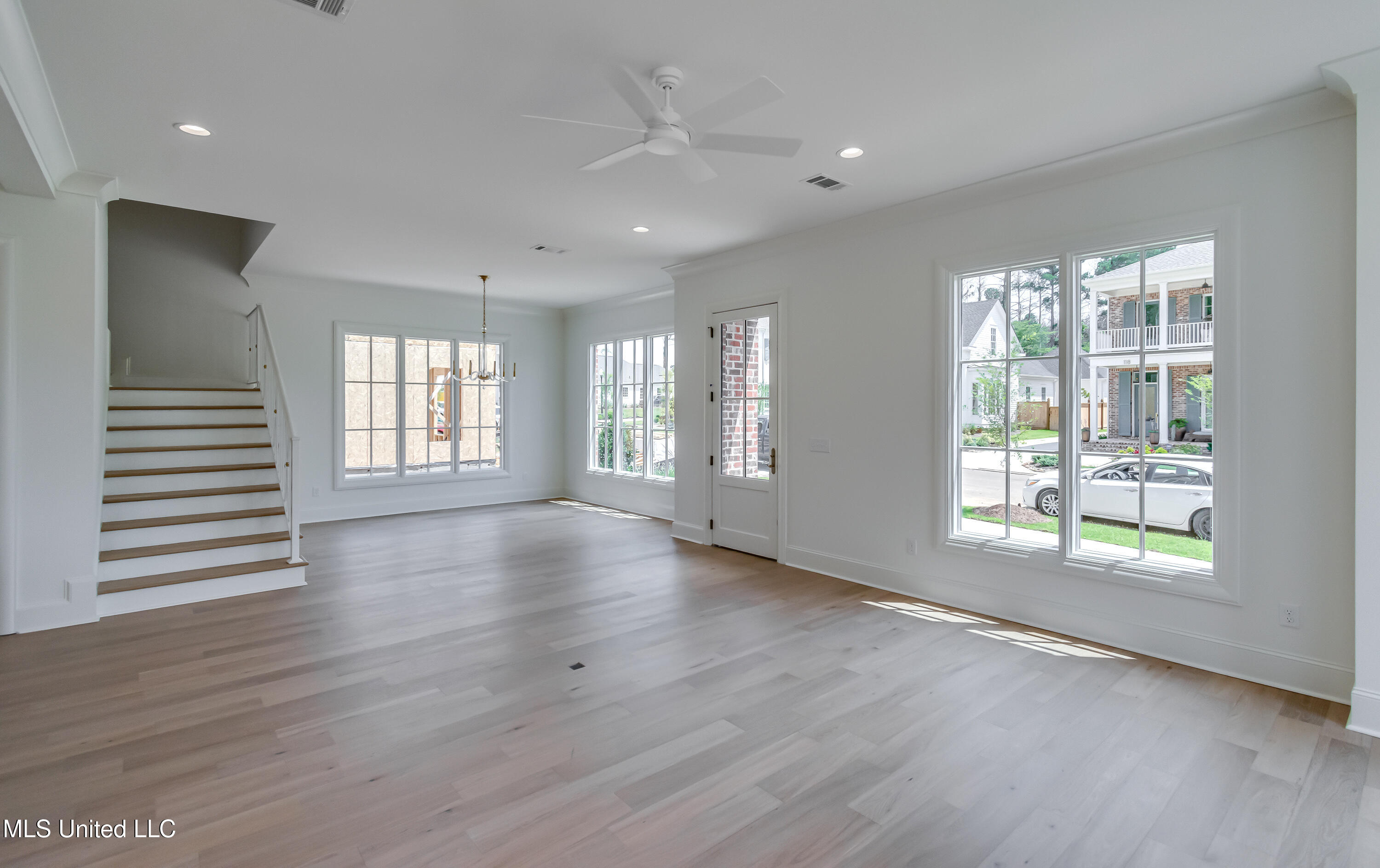 119 Commonwealth Drive Property Photo 21