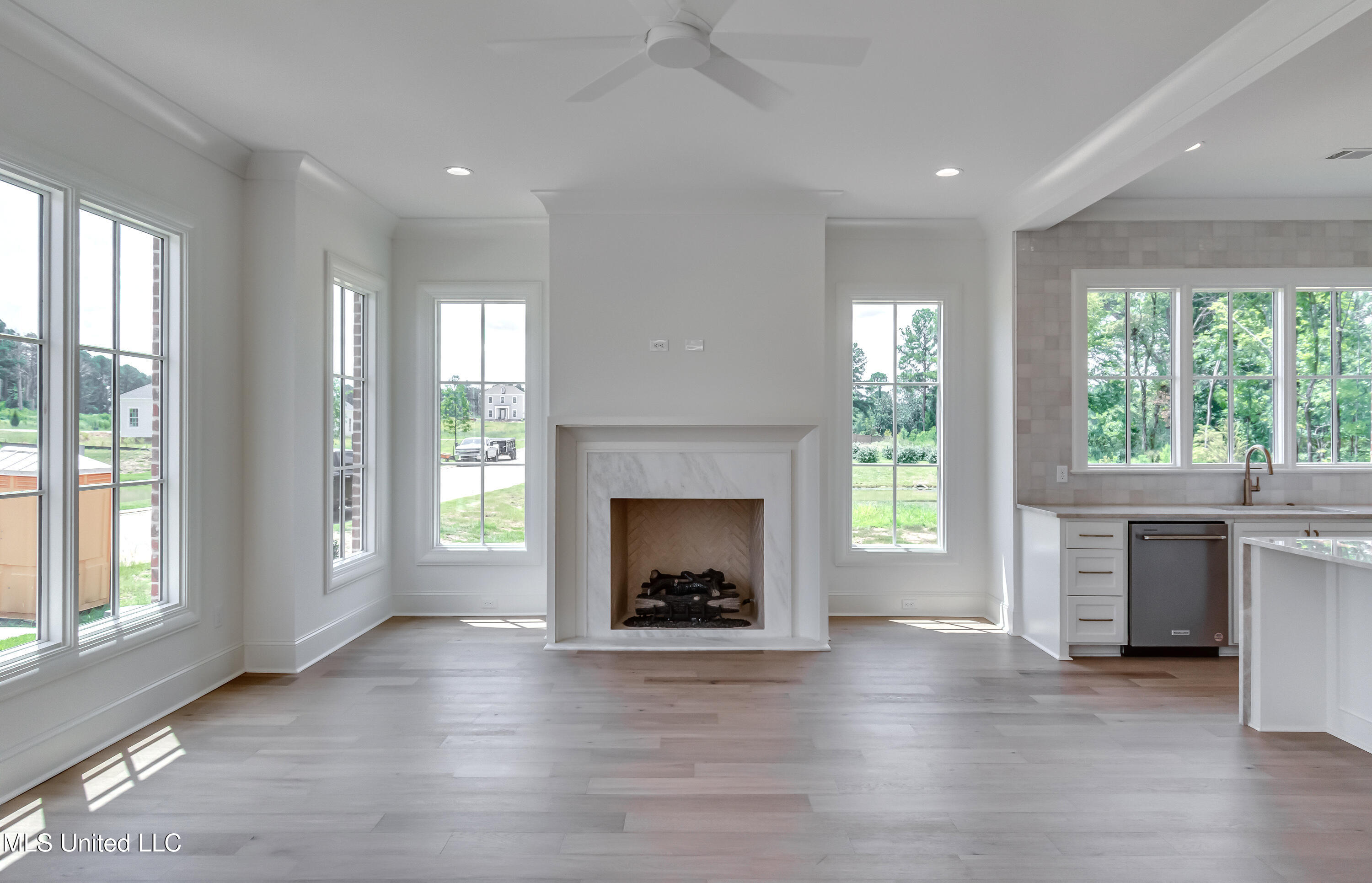 119 Commonwealth Drive Property Photo 23