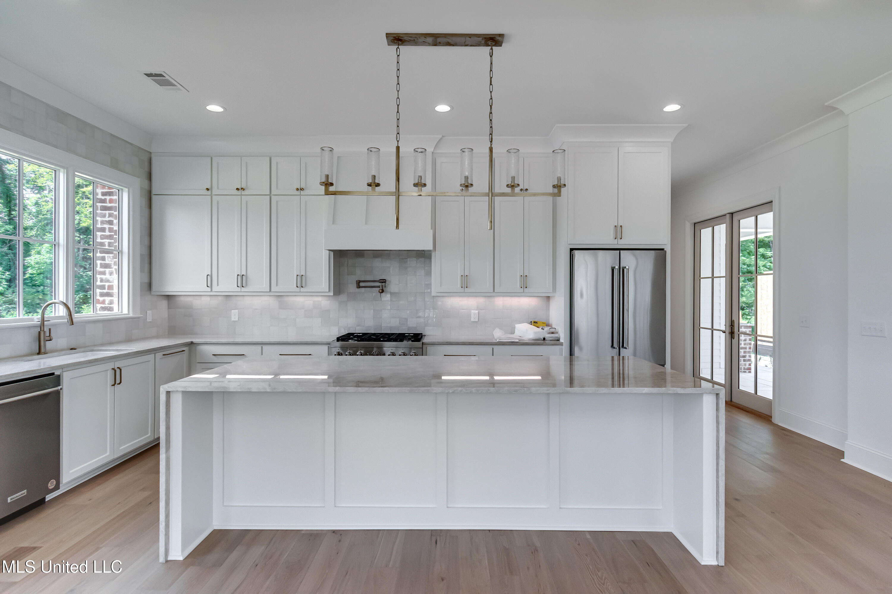 119 Commonwealth Drive Property Photo 25