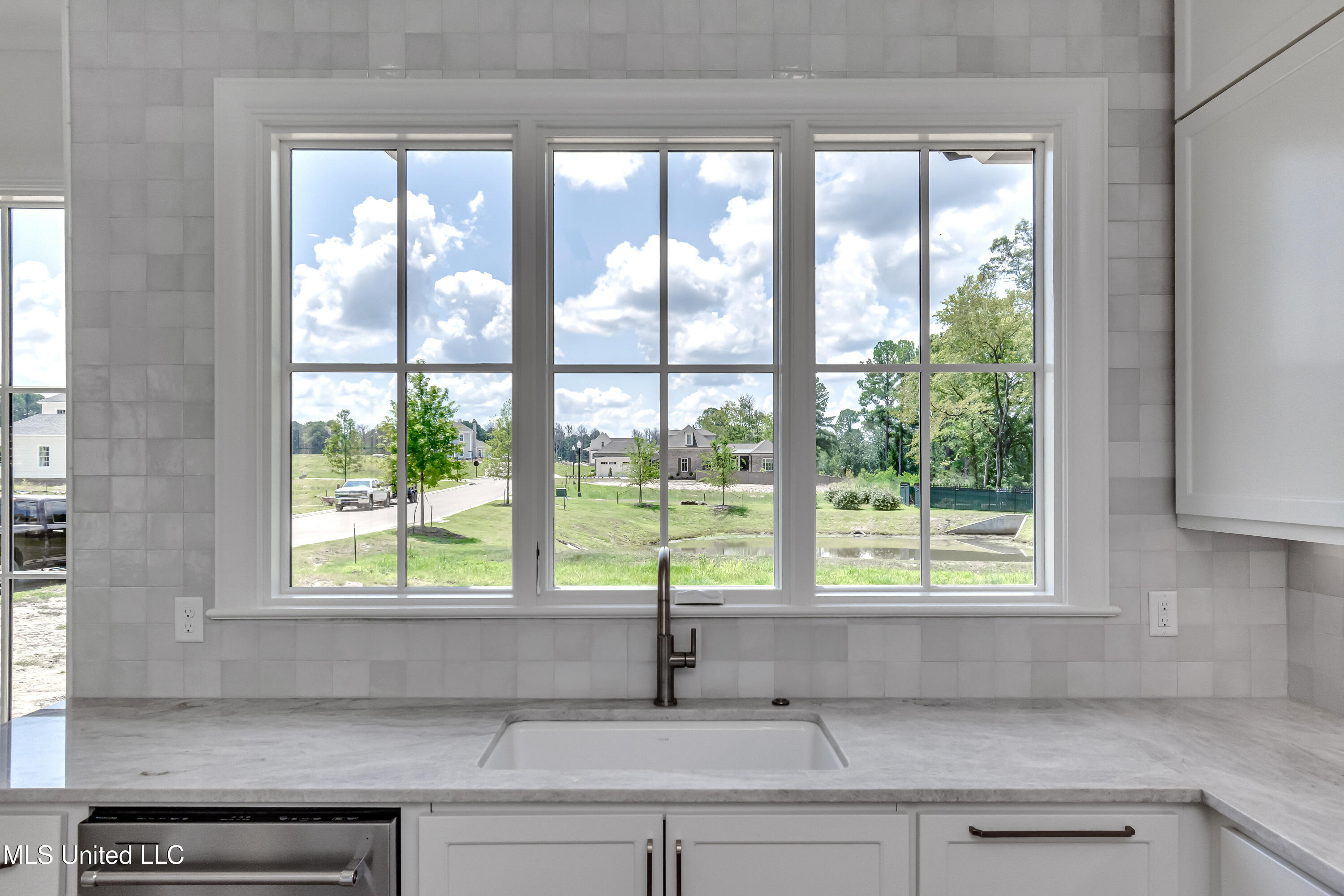 119 Commonwealth Drive Property Photo 27