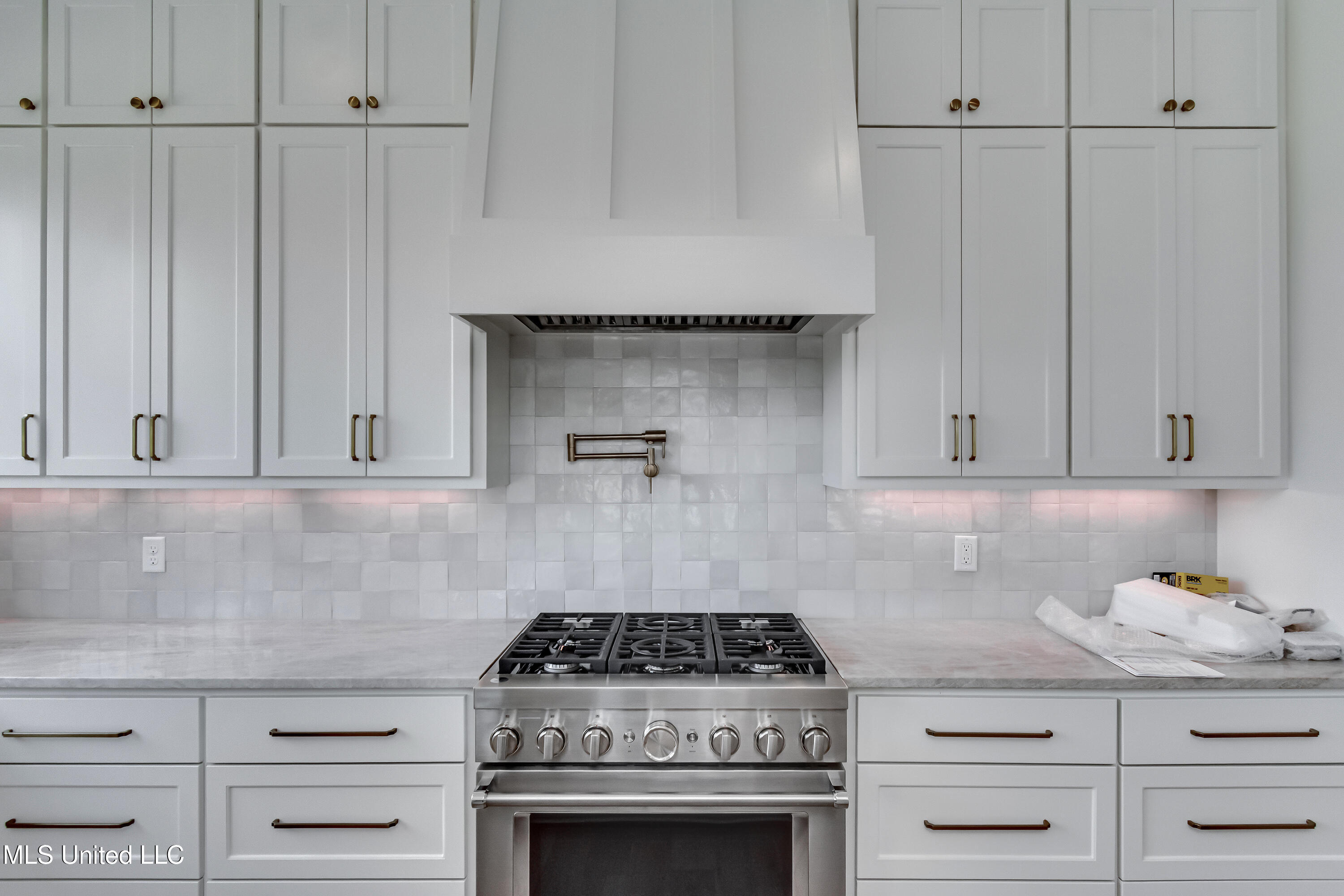 119 Commonwealth Drive Property Photo 28