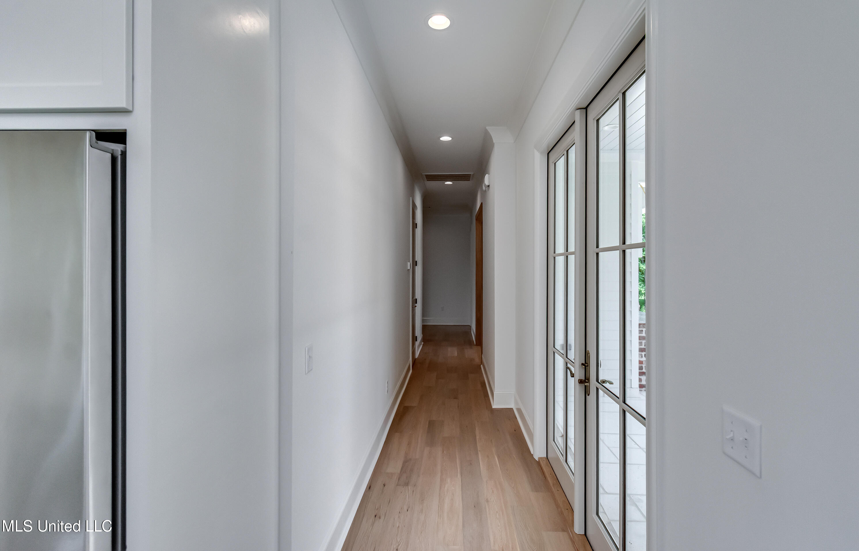 119 Commonwealth Drive Property Photo 32