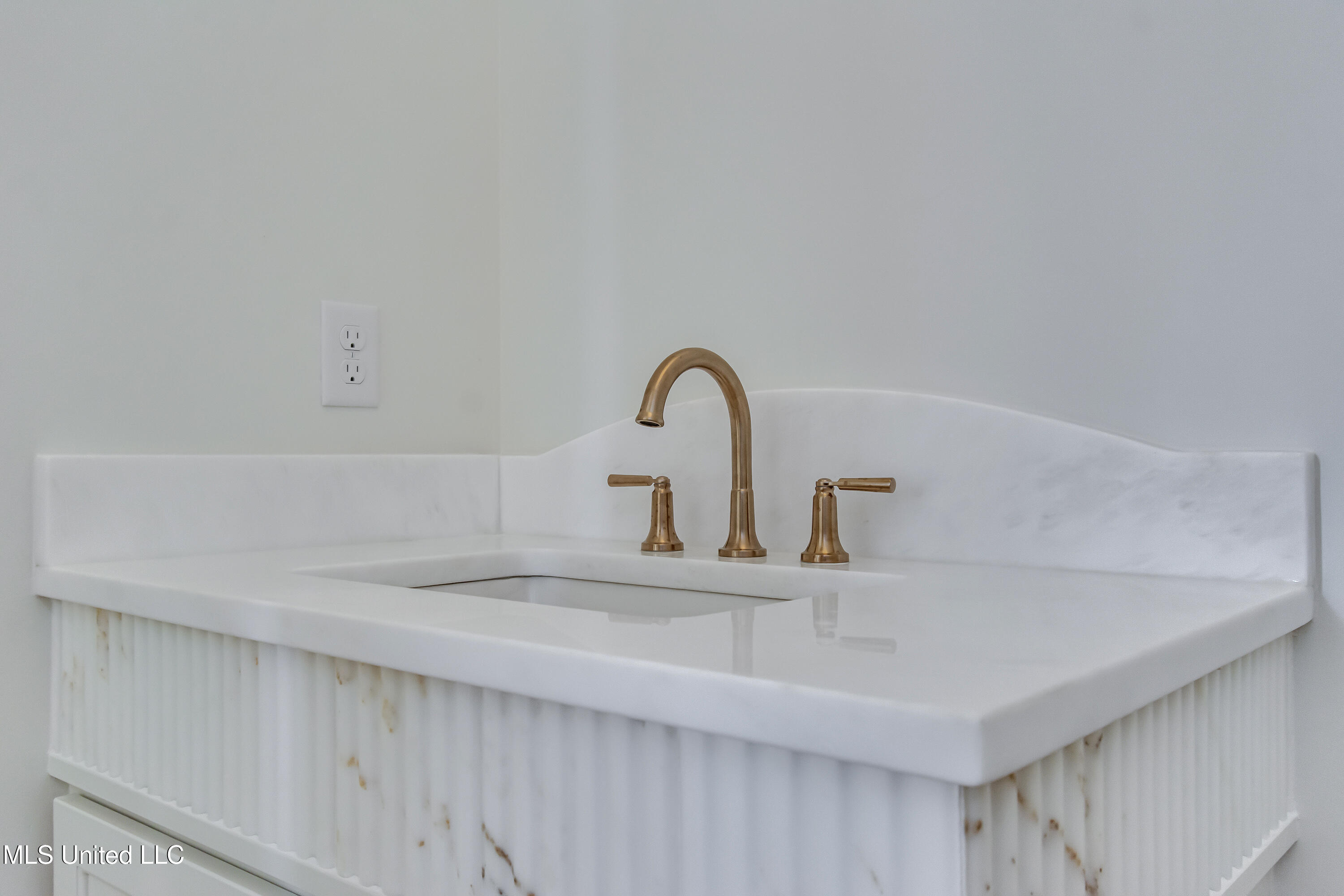 119 Commonwealth Drive Property Photo 34