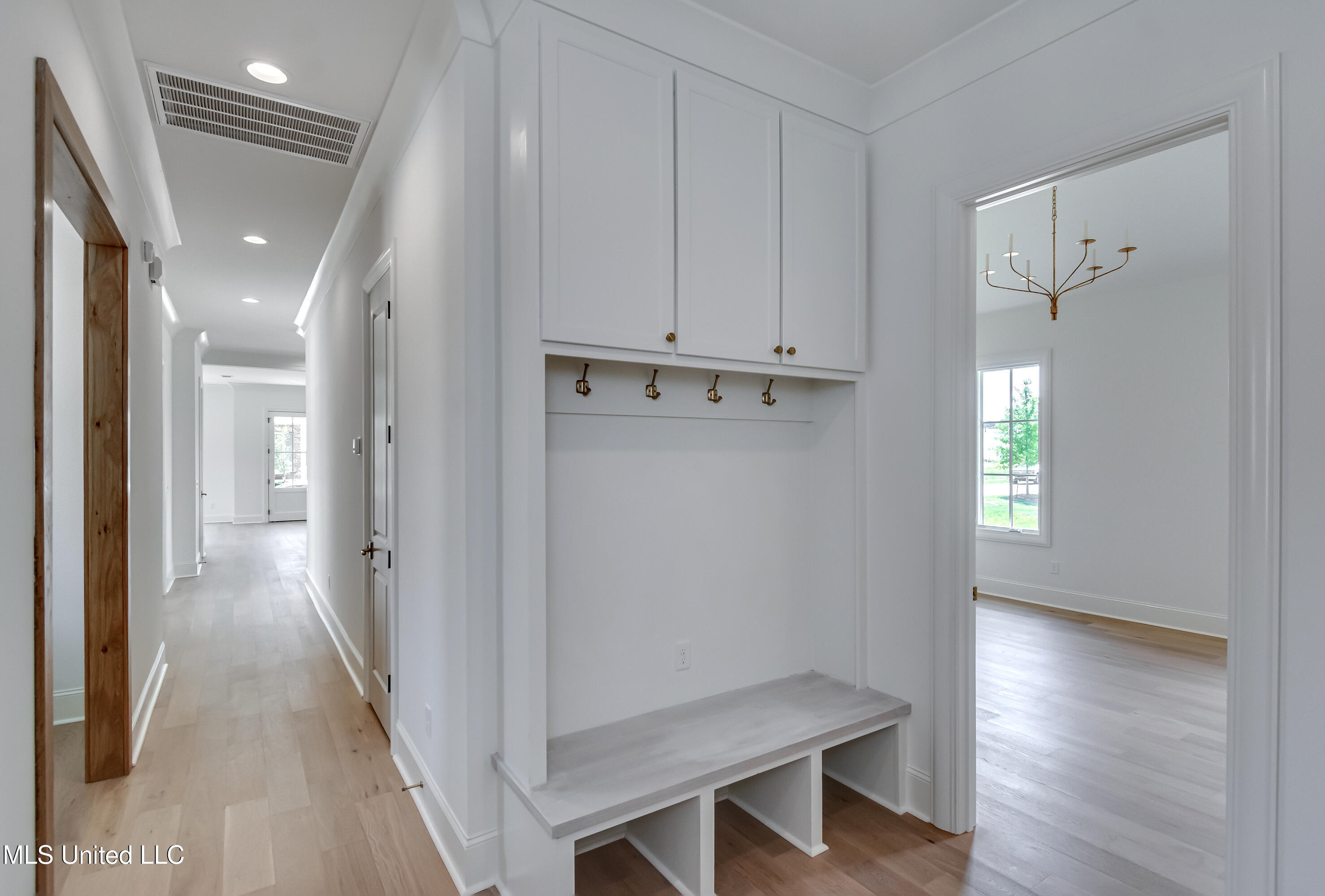 119 Commonwealth Drive Property Photo 35