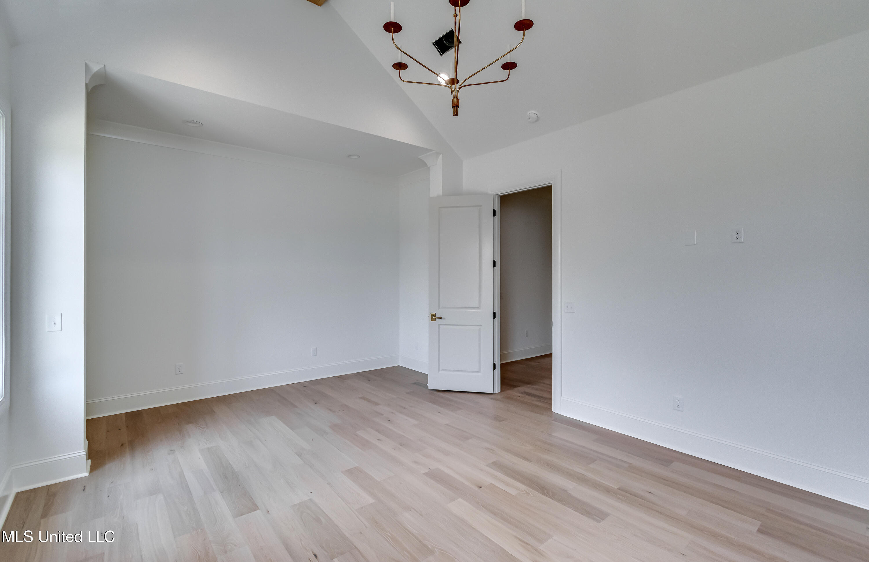 119 Commonwealth Drive Property Photo 40