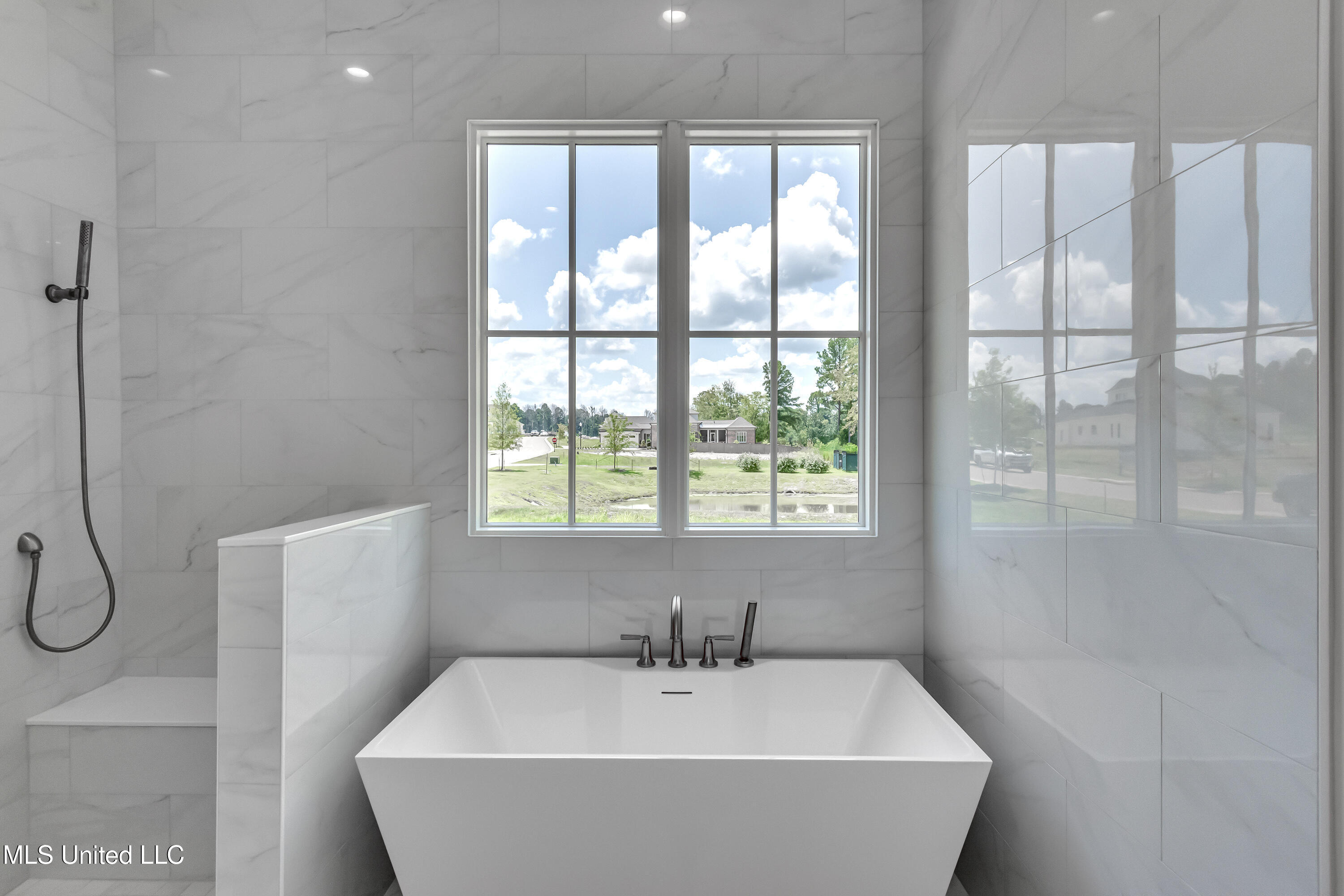 119 Commonwealth Drive Property Photo 45