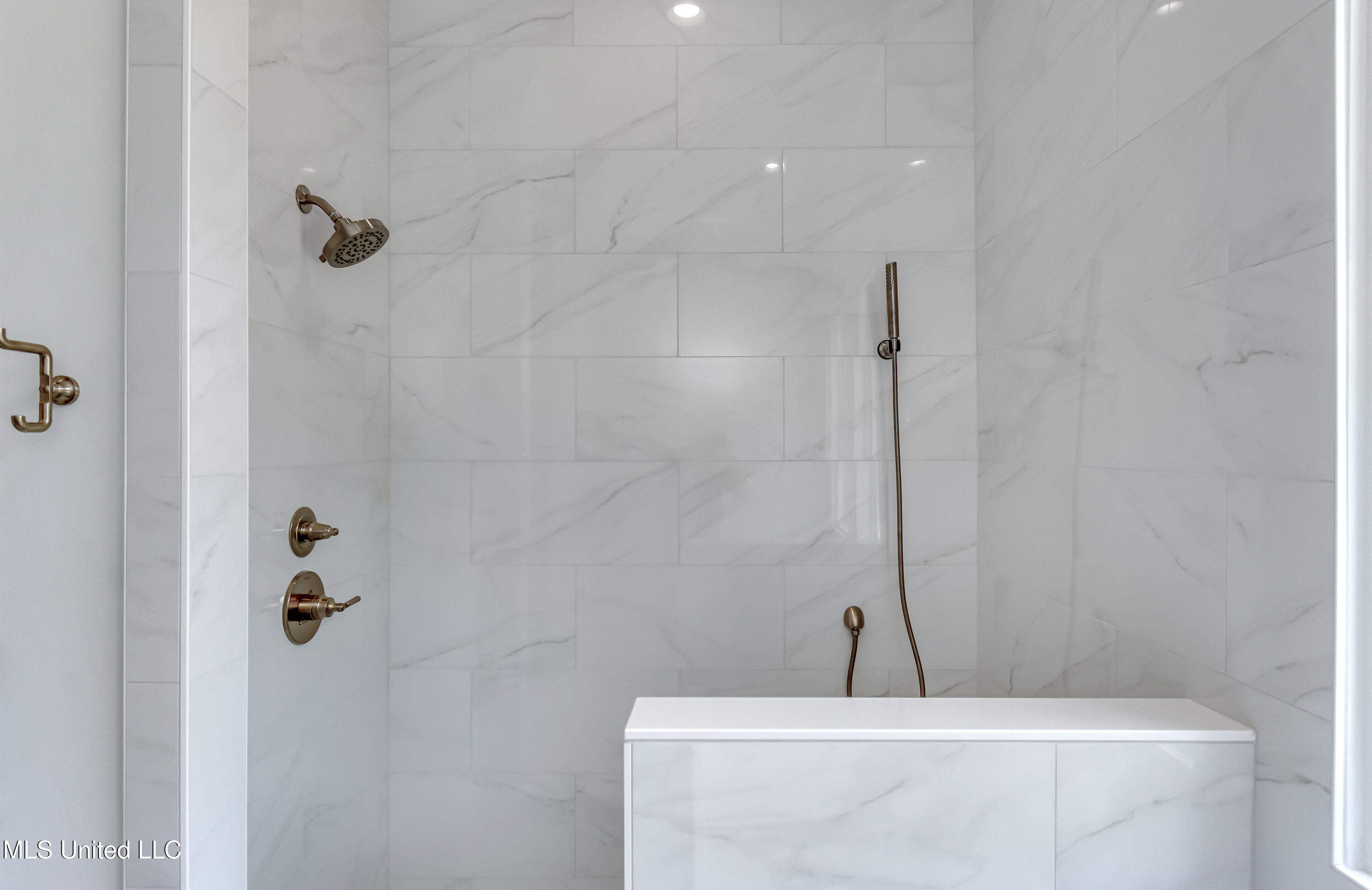 119 Commonwealth Drive Property Photo 46