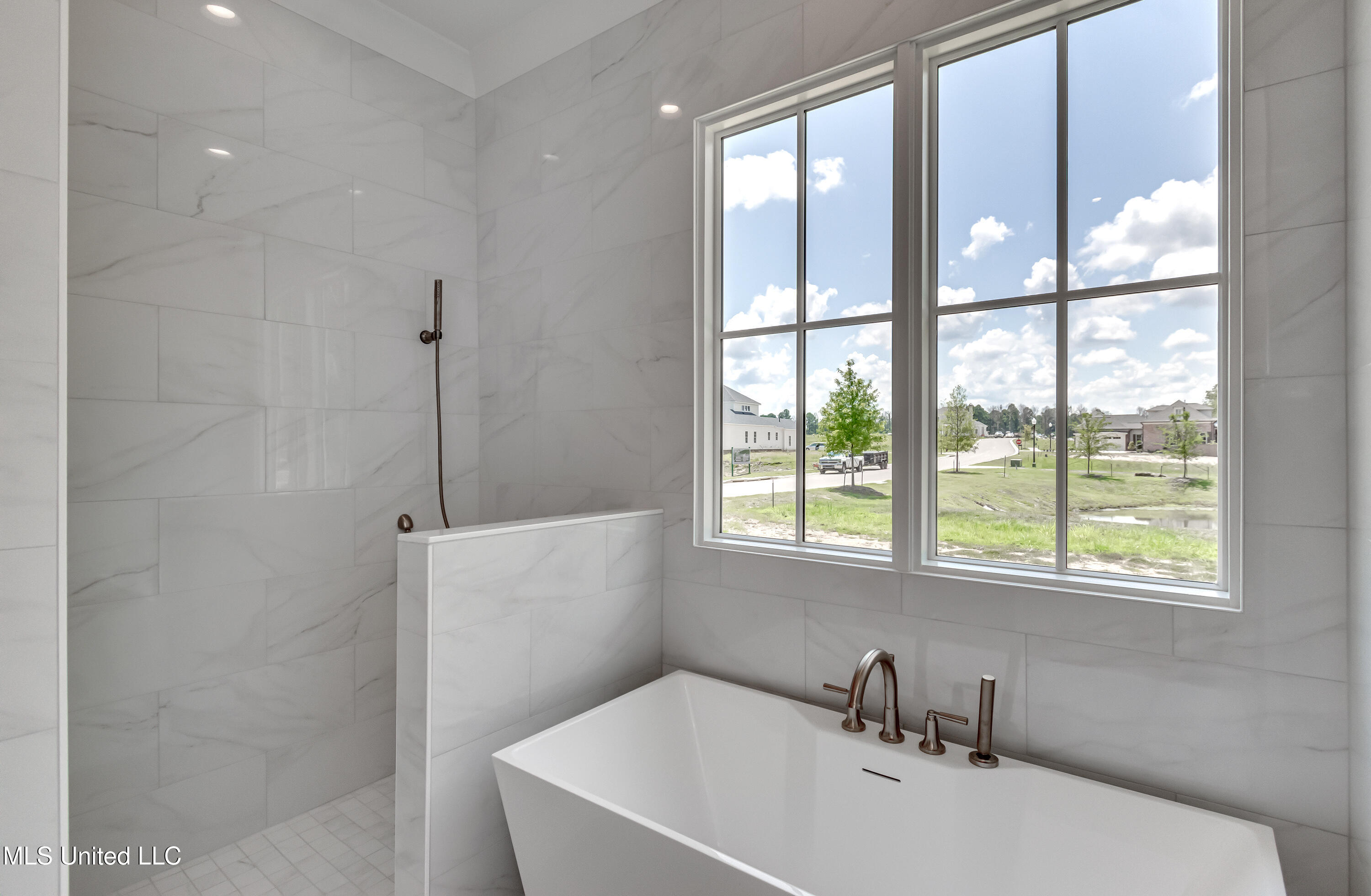 119 Commonwealth Drive Property Photo 48