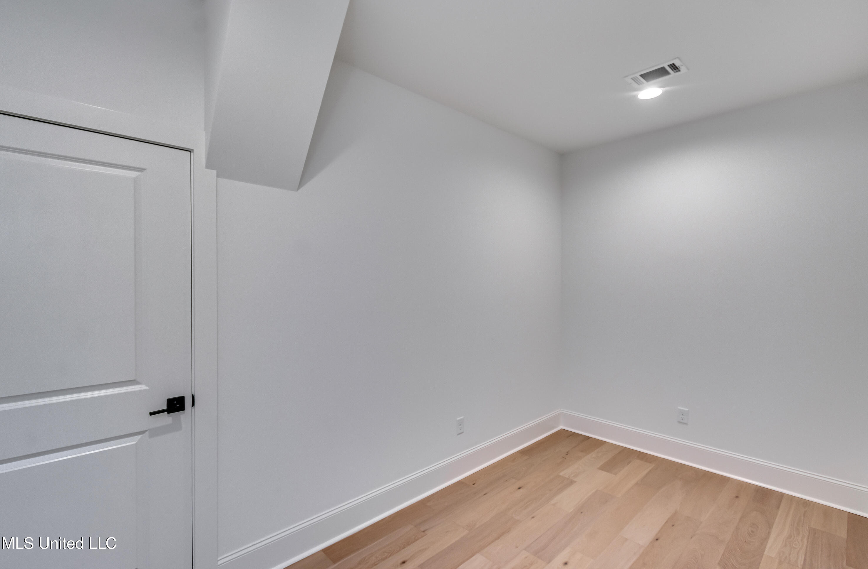 119 Commonwealth Drive Property Photo 50