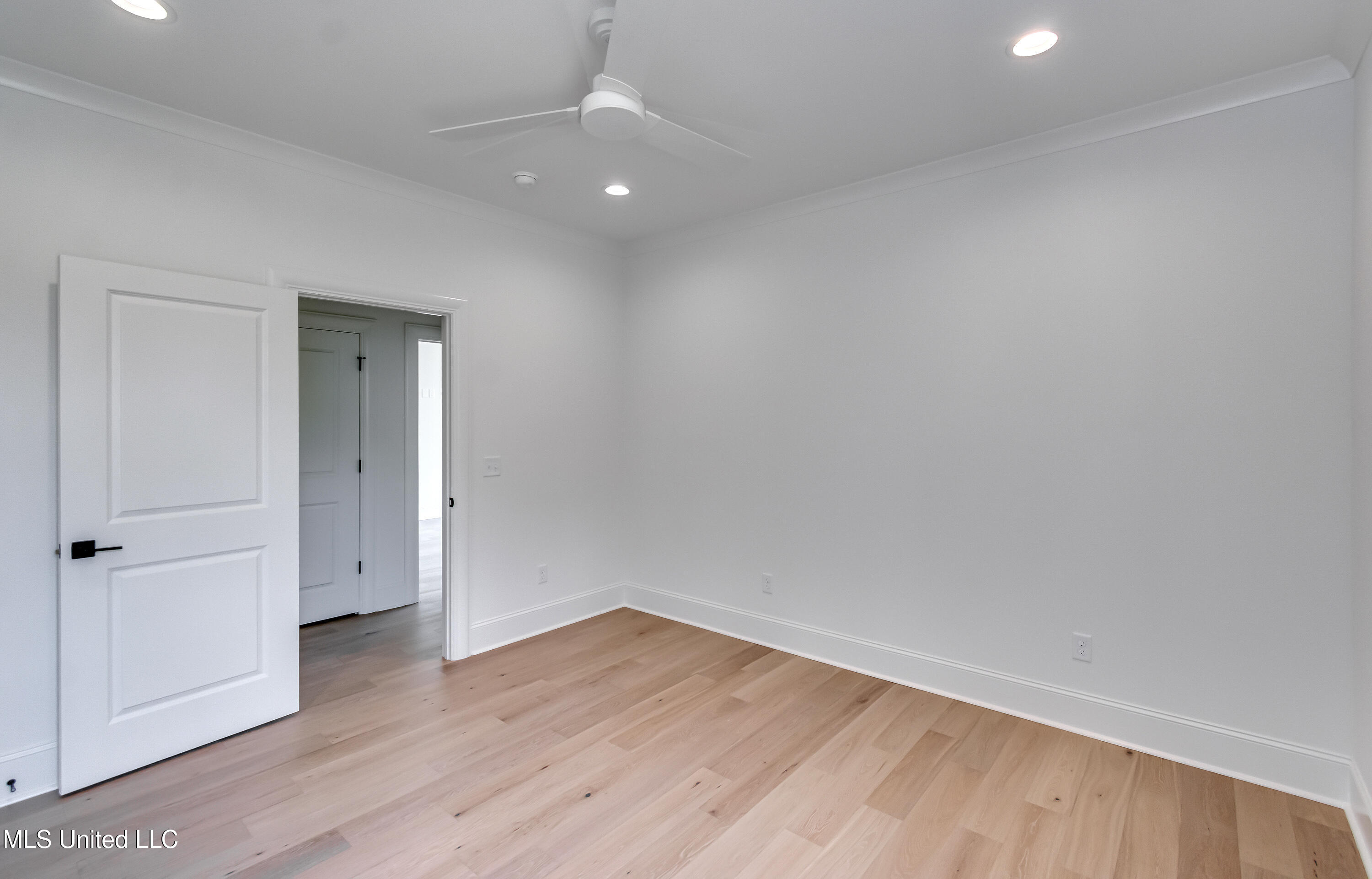 119 Commonwealth Drive Property Photo 54