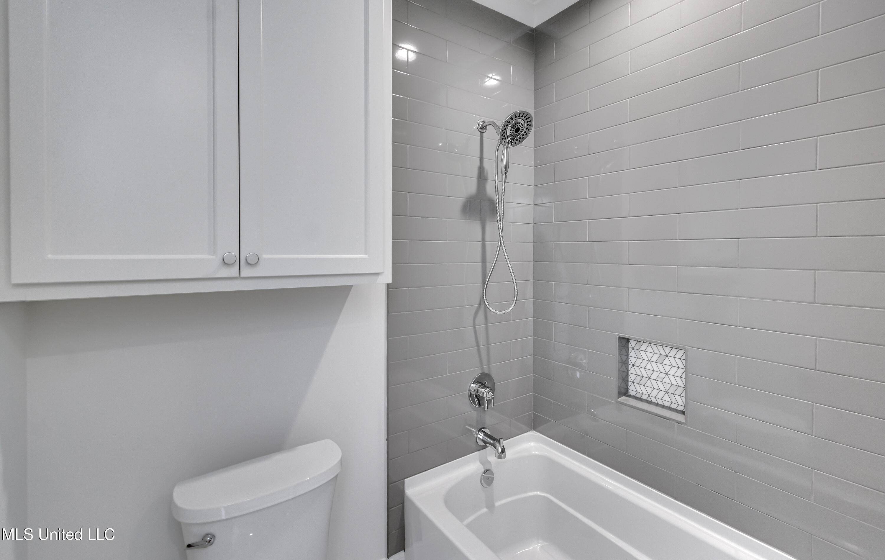 119 Commonwealth Drive Property Photo 56