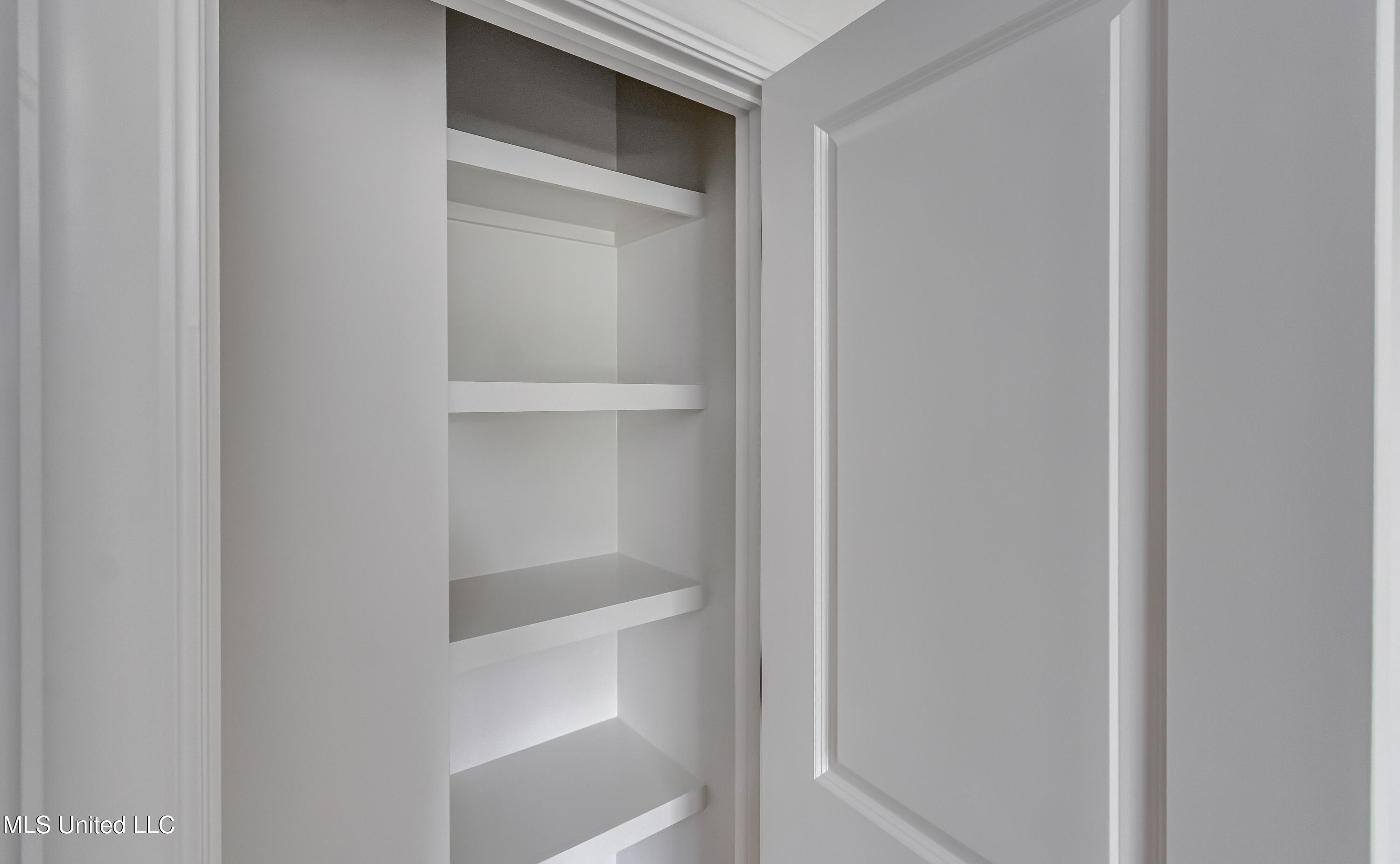 119 Commonwealth Drive Property Photo 57