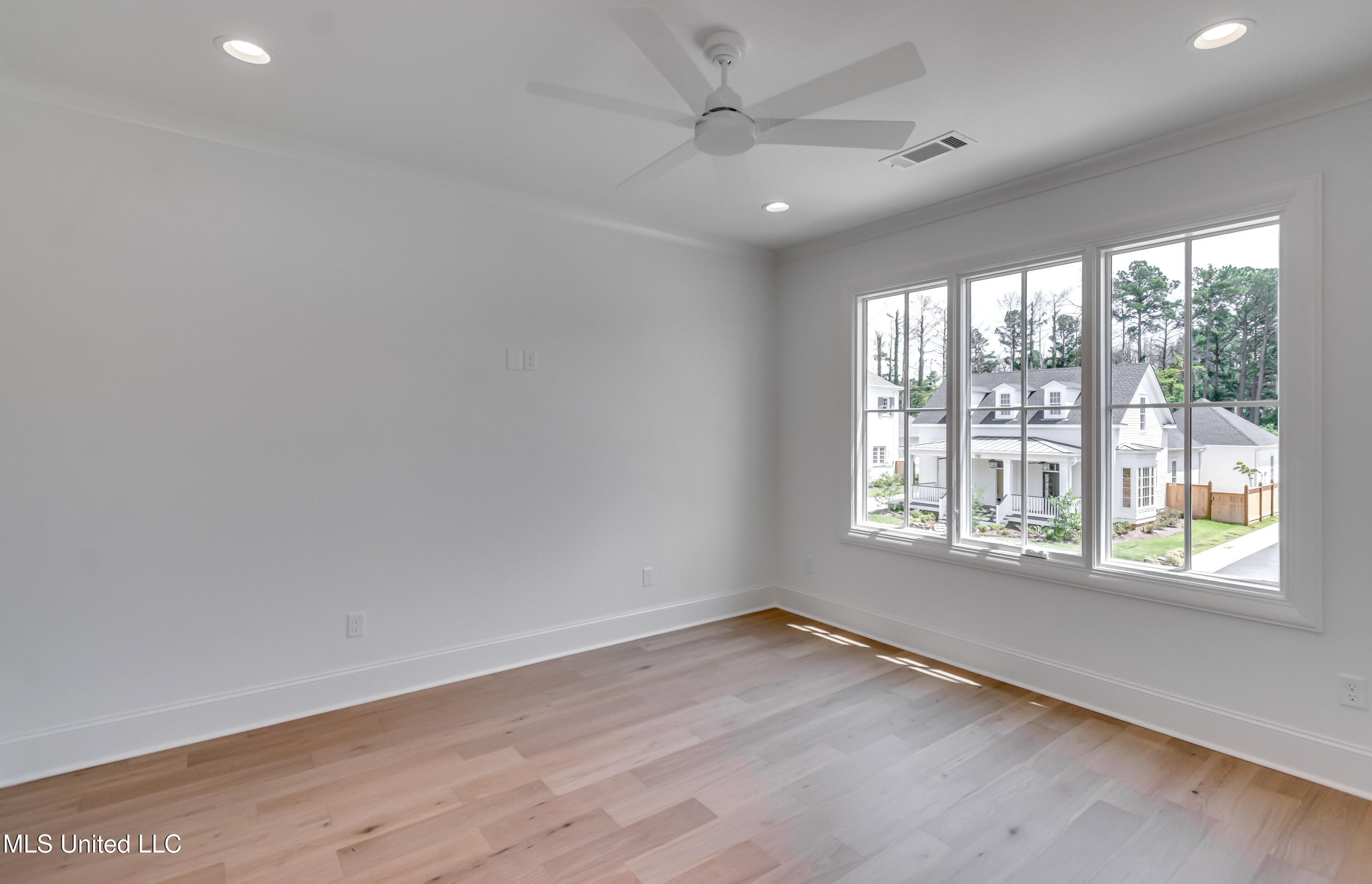 119 Commonwealth Drive Property Photo 58