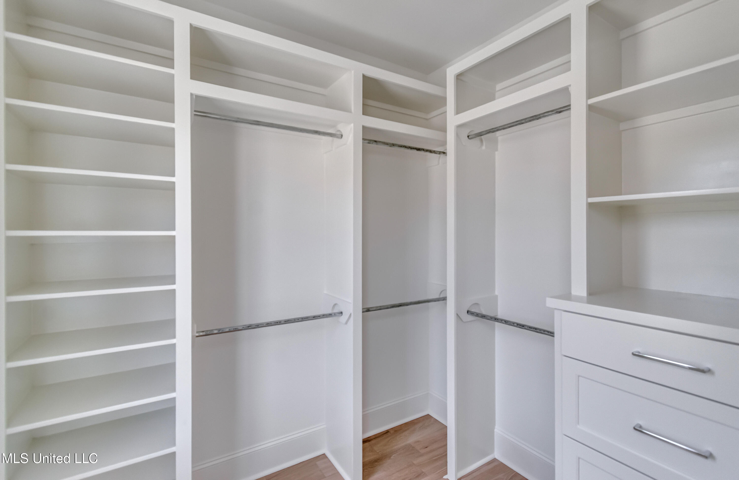 119 Commonwealth Drive Property Photo 63