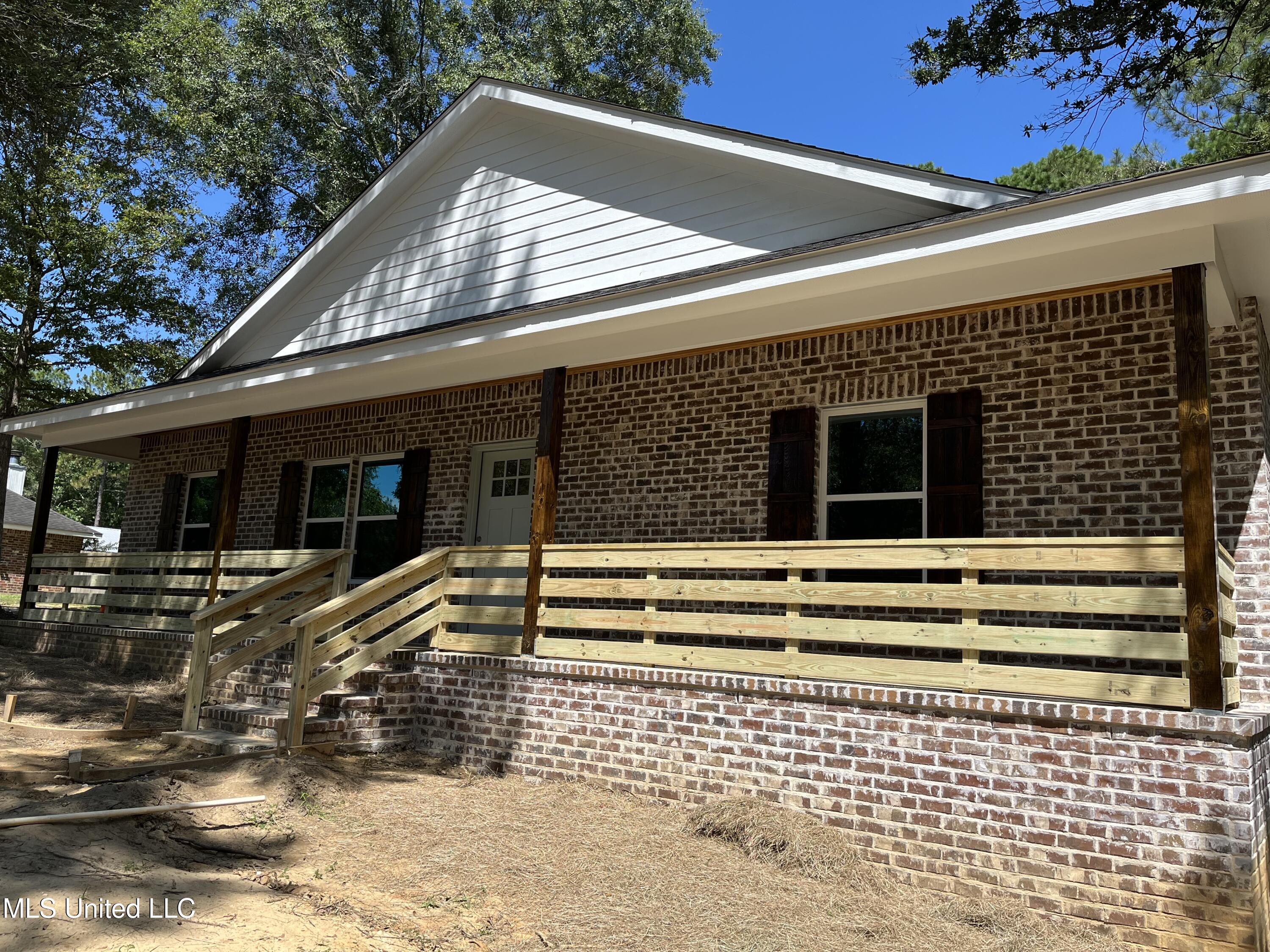4901 Oakplace Drive Property Photo 5
