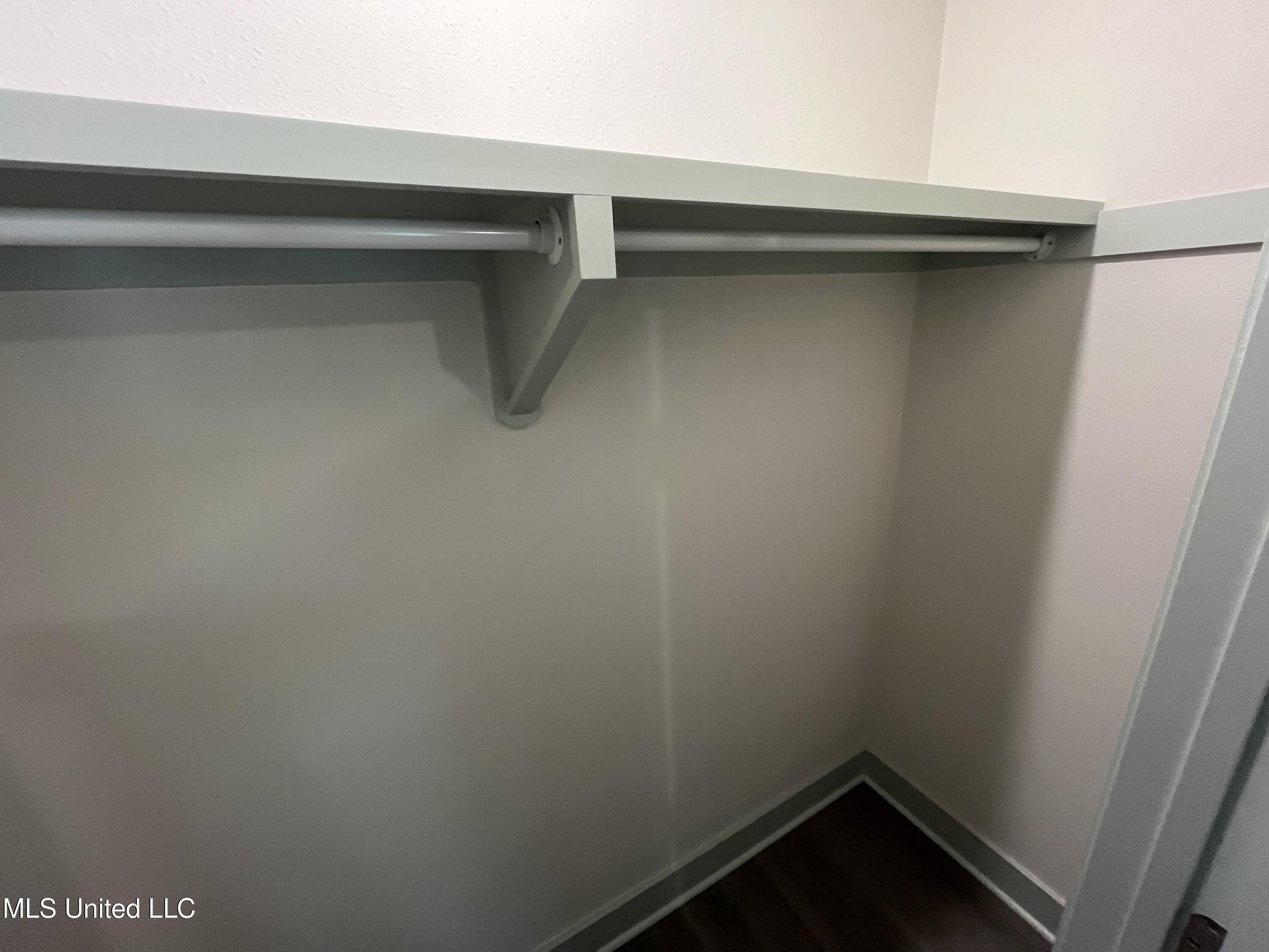 4901 Oakplace Drive Property Photo 12