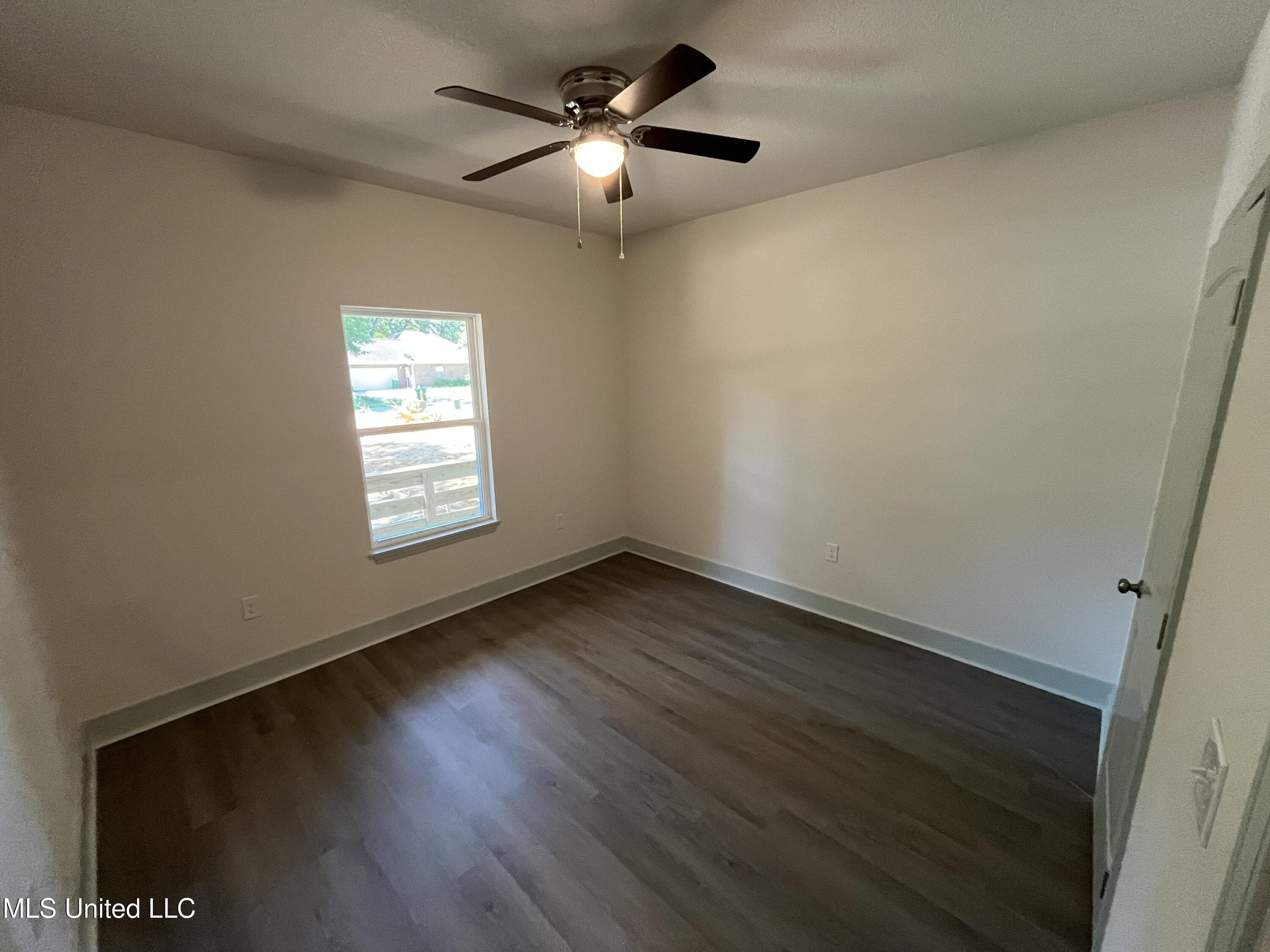 4901 Oakplace Drive Property Photo 13