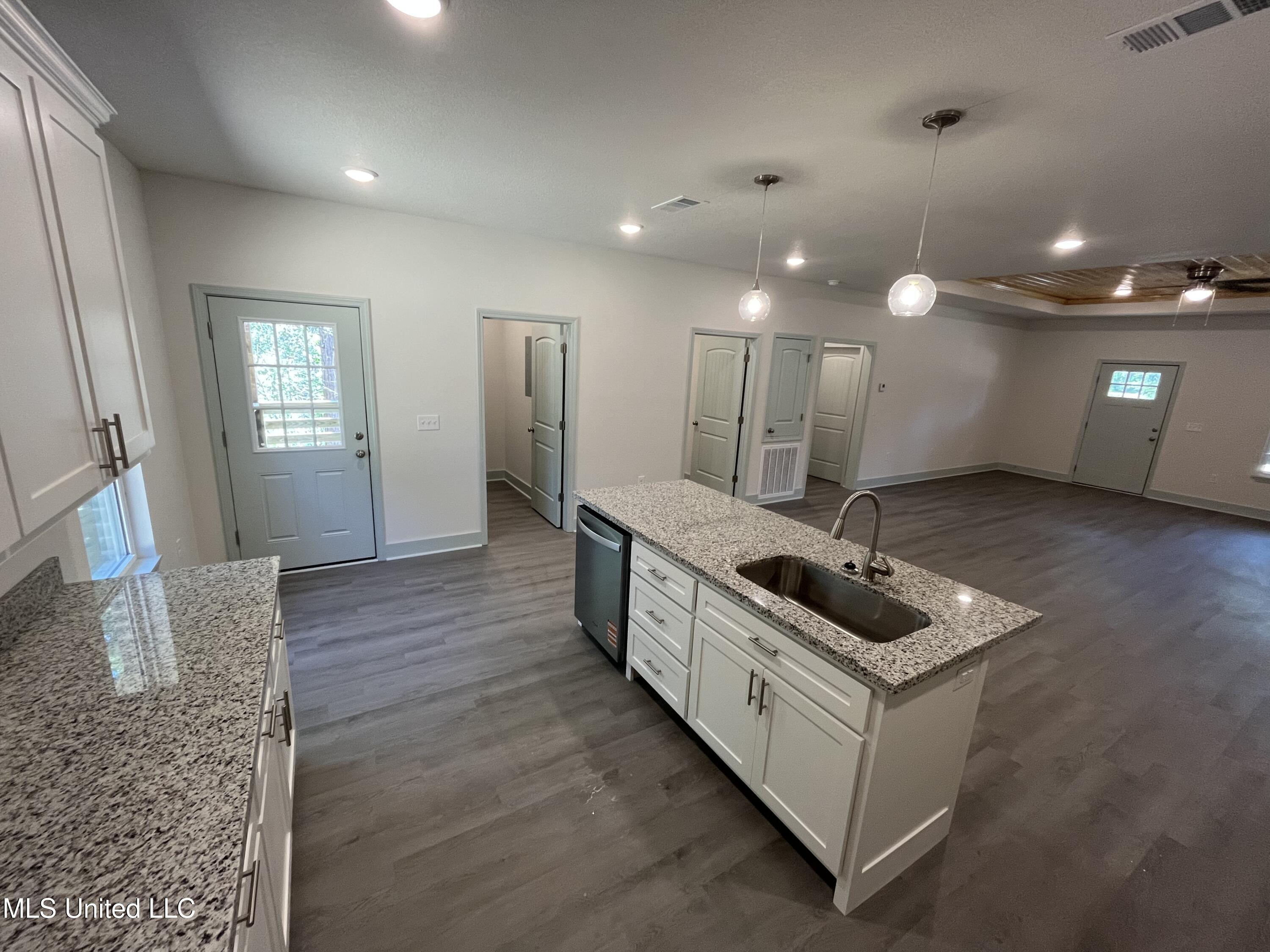 4901 Oakplace Drive Property Photo 20