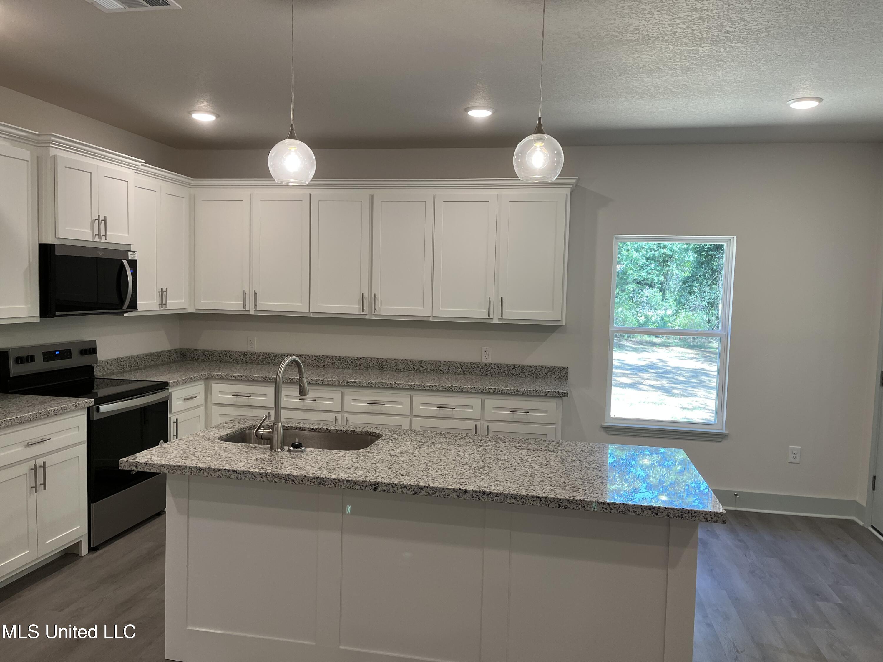 4901 Oakplace Drive Property Photo 21