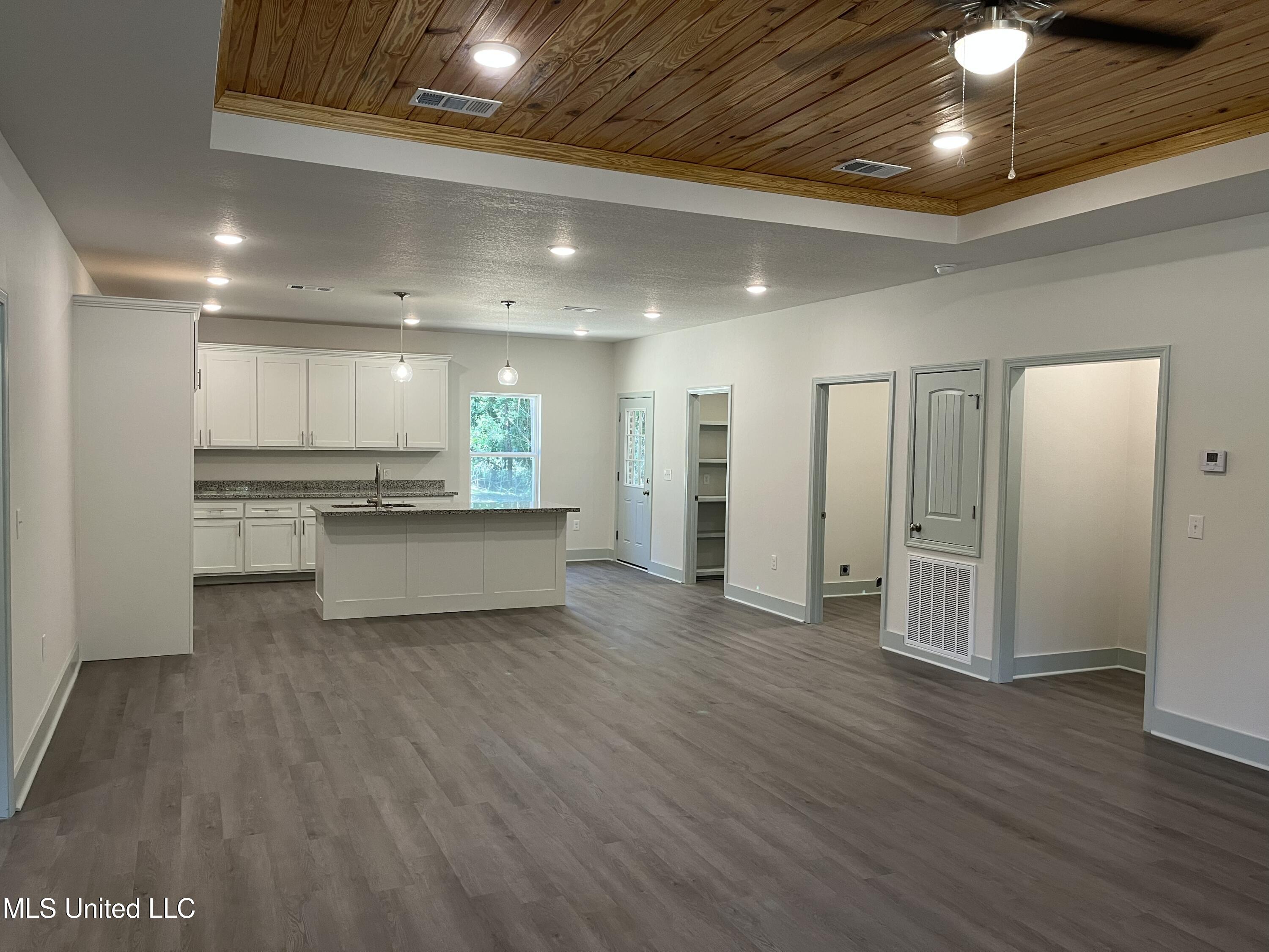 4901 Oakplace Drive Property Photo 22