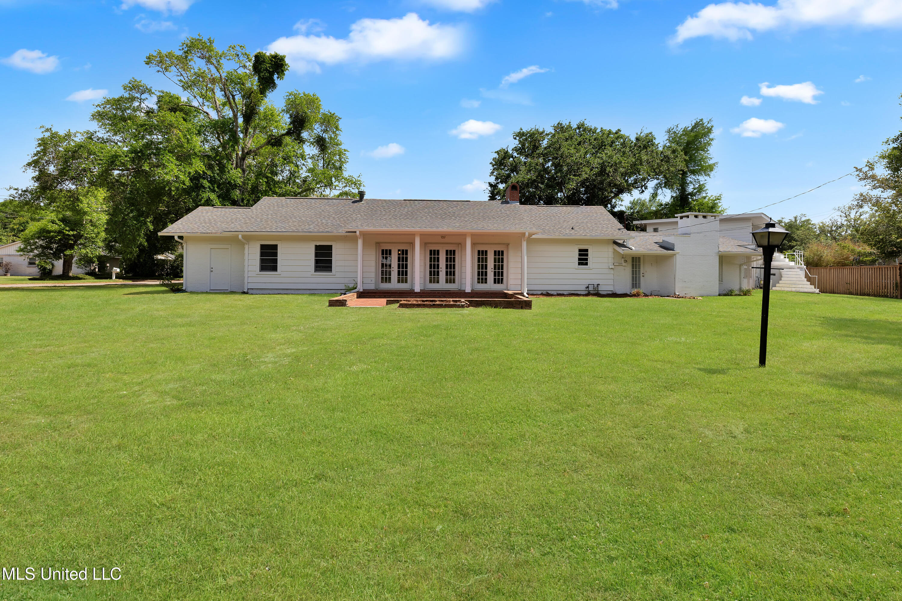 115 Wisteria Drive Property Photo 1