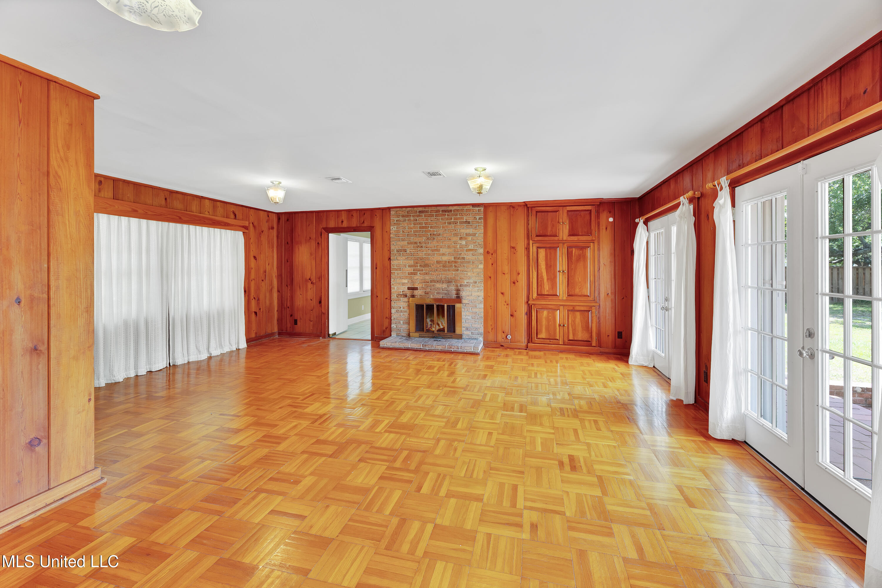 115 Wisteria Drive Property Photo 4