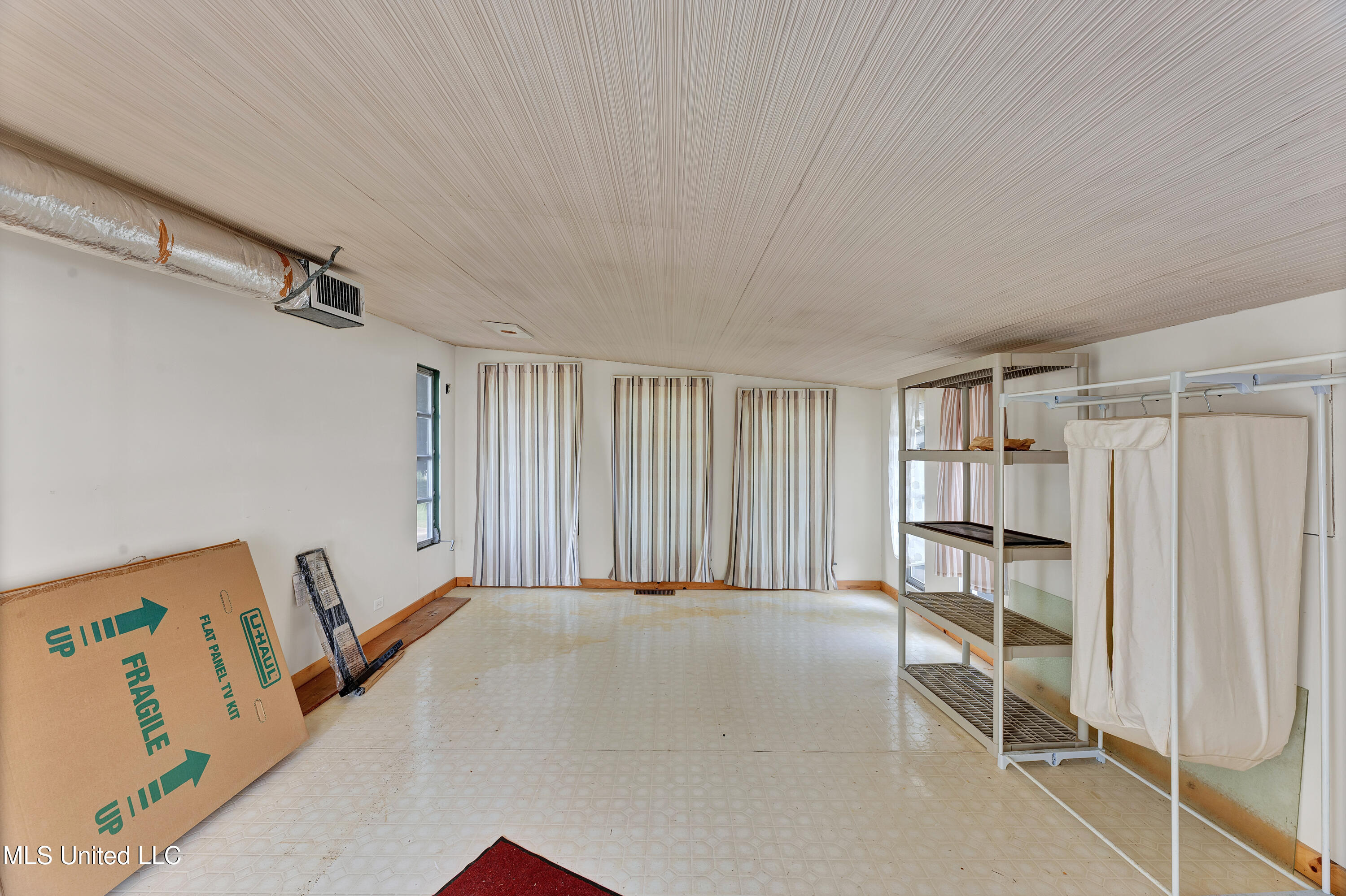 115 Wisteria Drive Property Photo 15