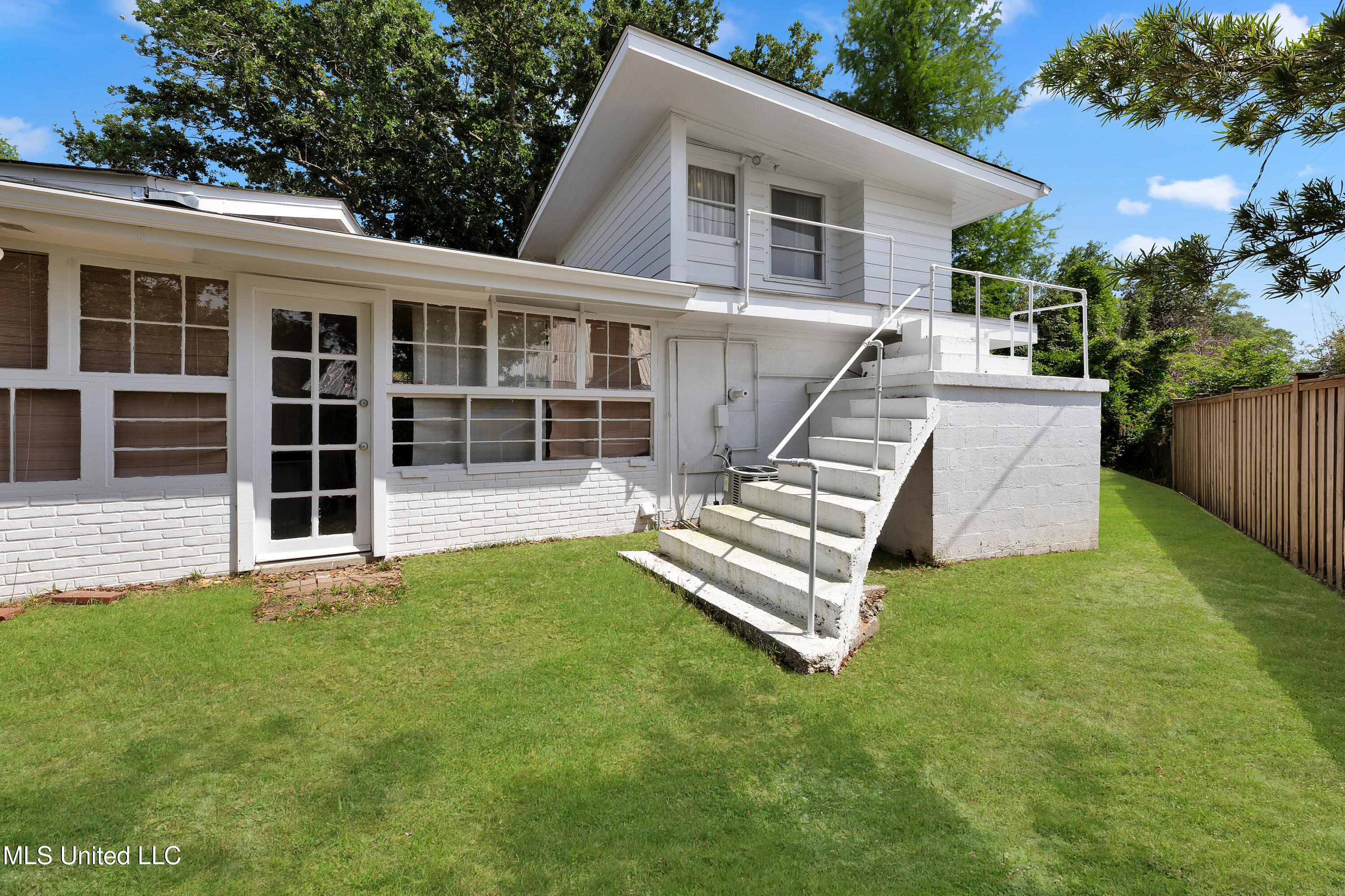 115 Wisteria Drive Property Photo 21
