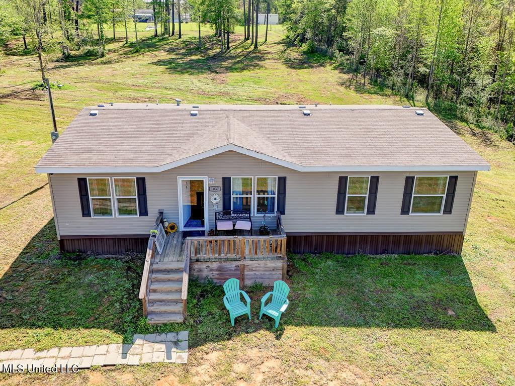 1037 Courtney Road Property Photo 1