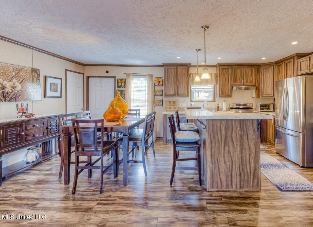1037 Courtney Road Property Photo 11