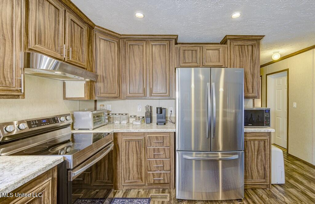 1037 Courtney Road Property Photo 13