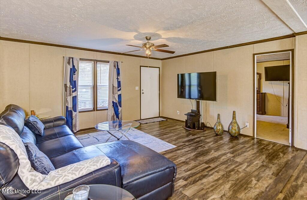 1037 Courtney Road Property Photo 16