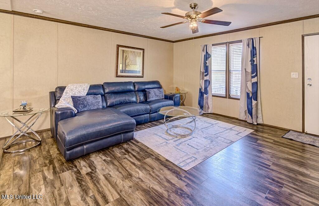 1037 Courtney Road Property Photo 17